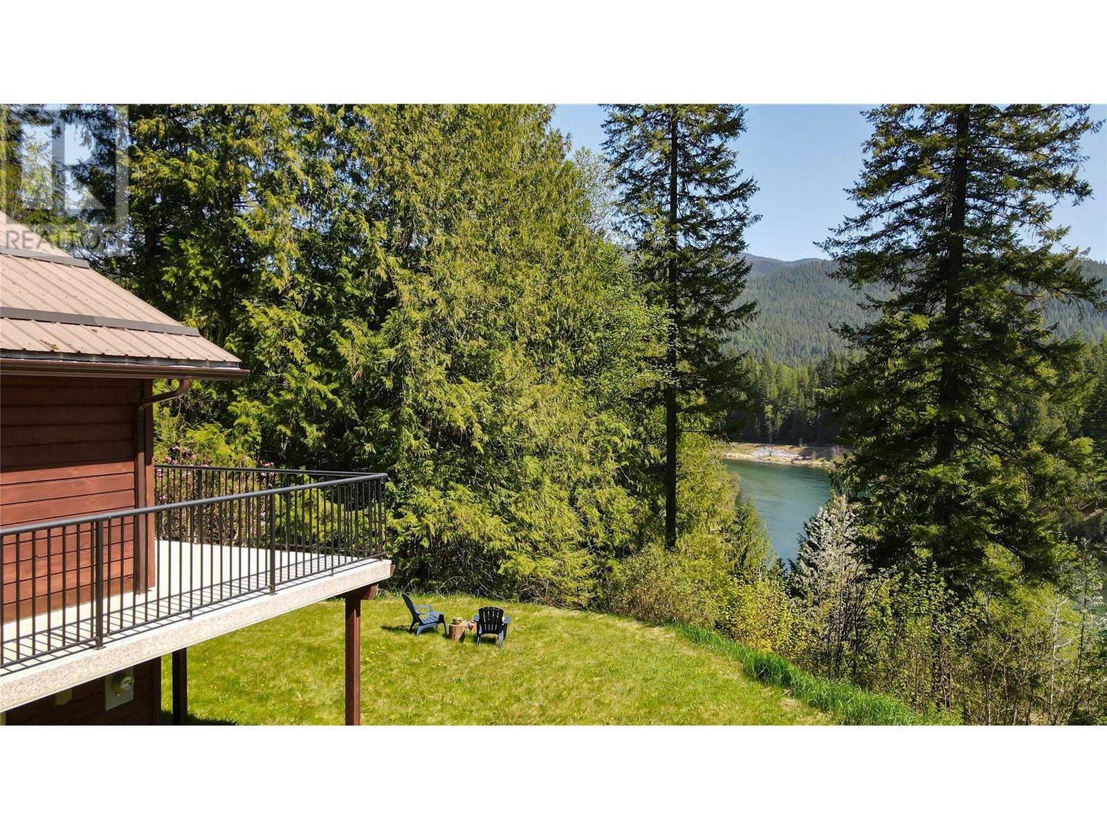 5949 Slocan River Road, Appledale, British Columbia  V0G 2J0 - Photo 3 - 10348180