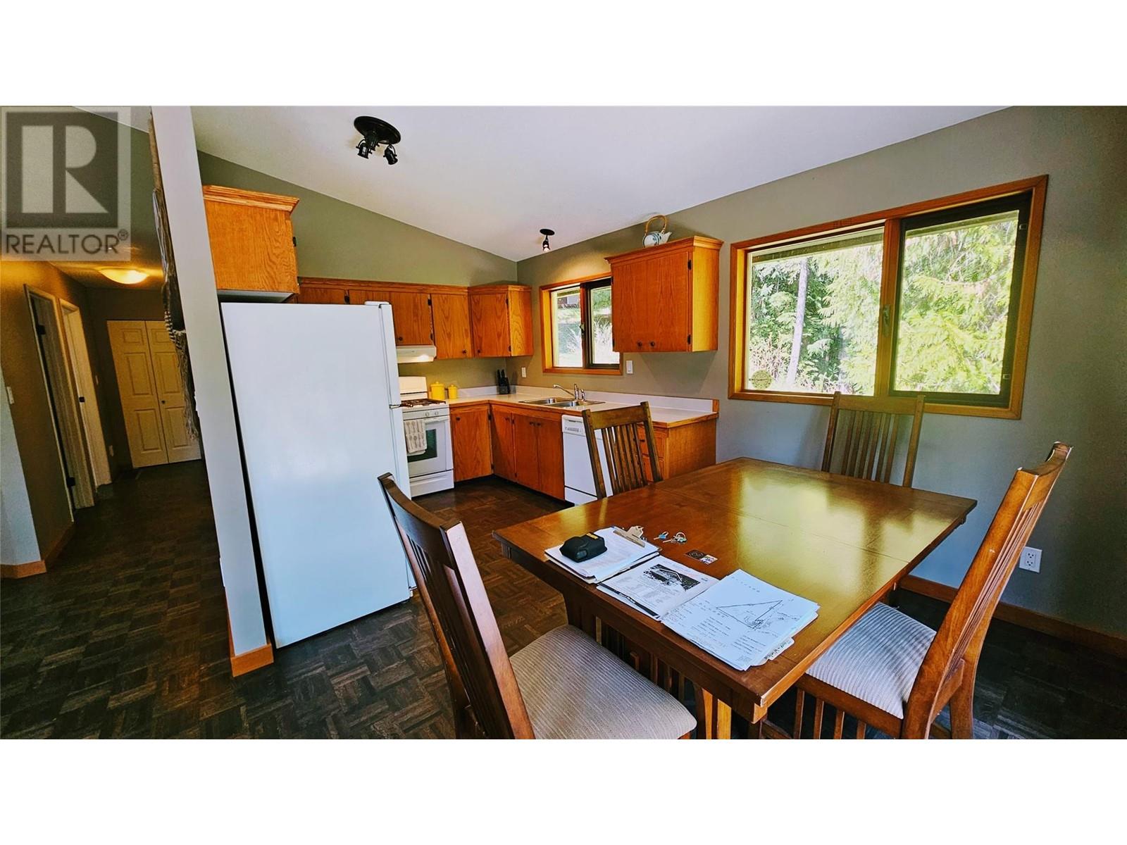 5949 Slocan River Road, Appledale, British Columbia  V0G 2J0 - Photo 9 - 10348180