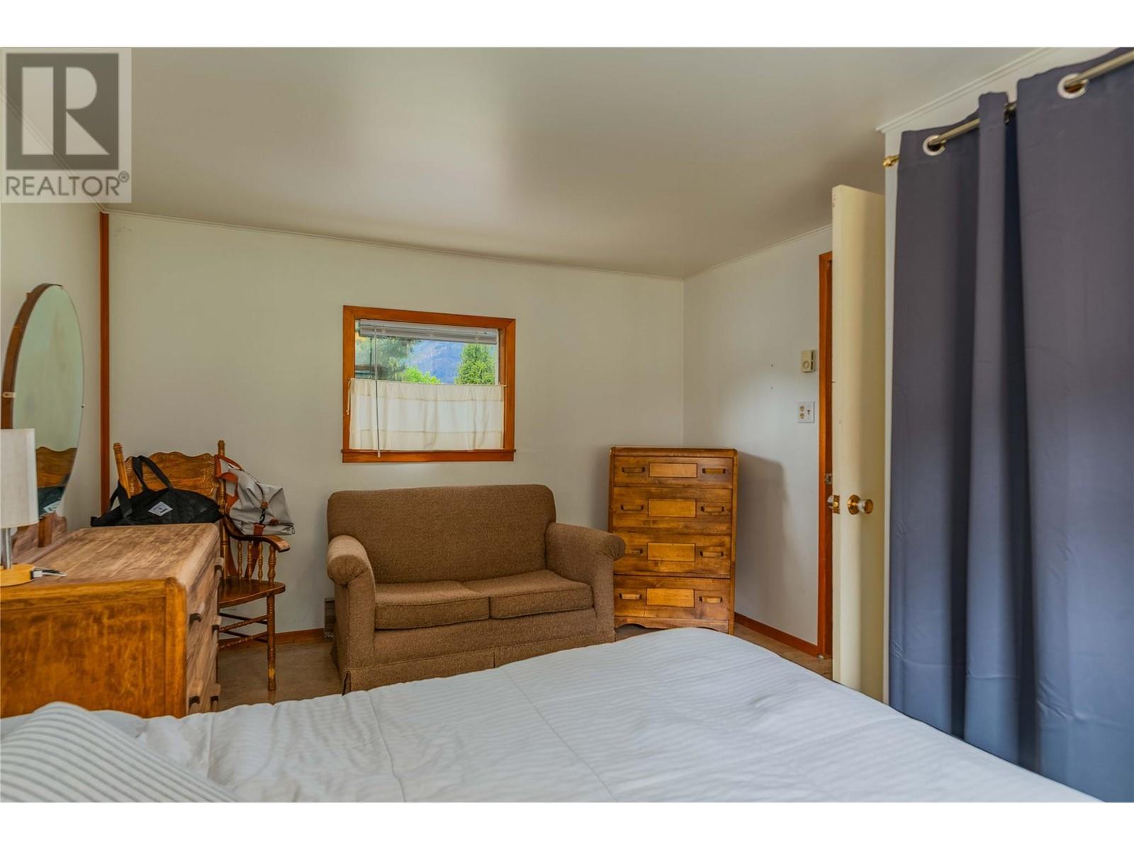 912 Kildare Street, New Denver, British Columbia  V0G 1S0 - Photo 15 - 10347415