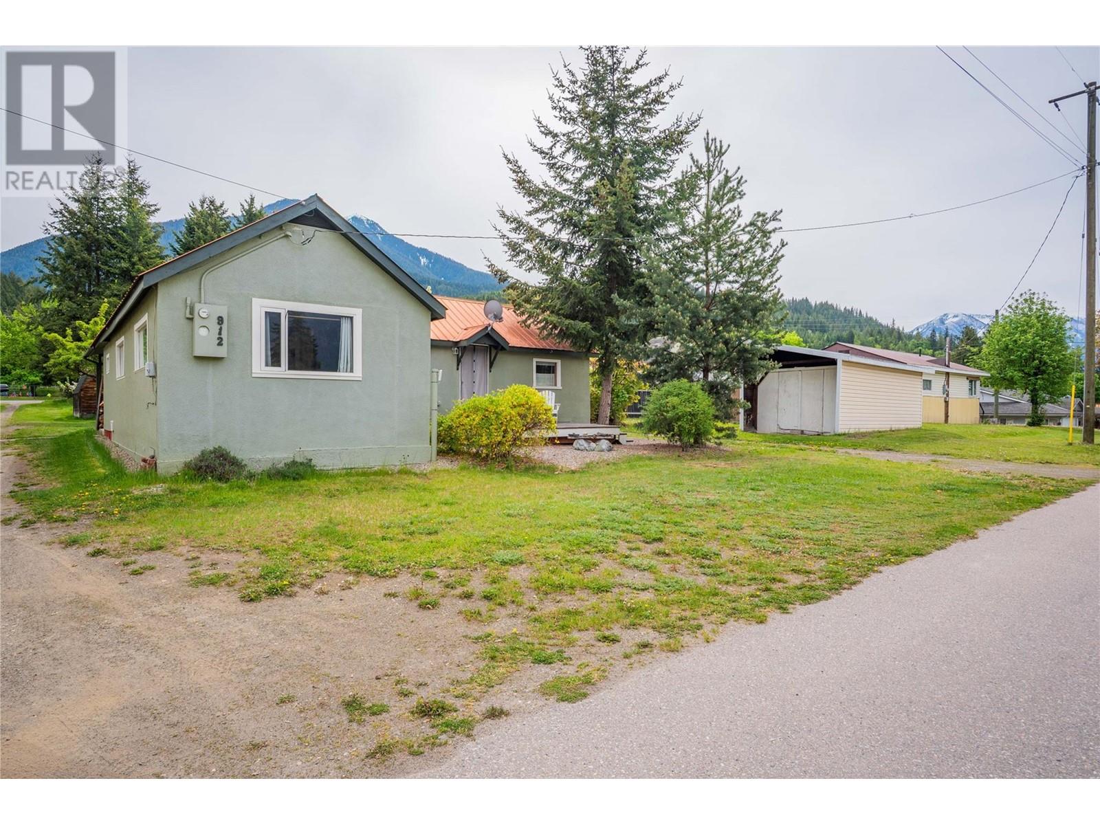 912 Kildare Street, New Denver, British Columbia  V0G 1S0 - Photo 18 - 10347415