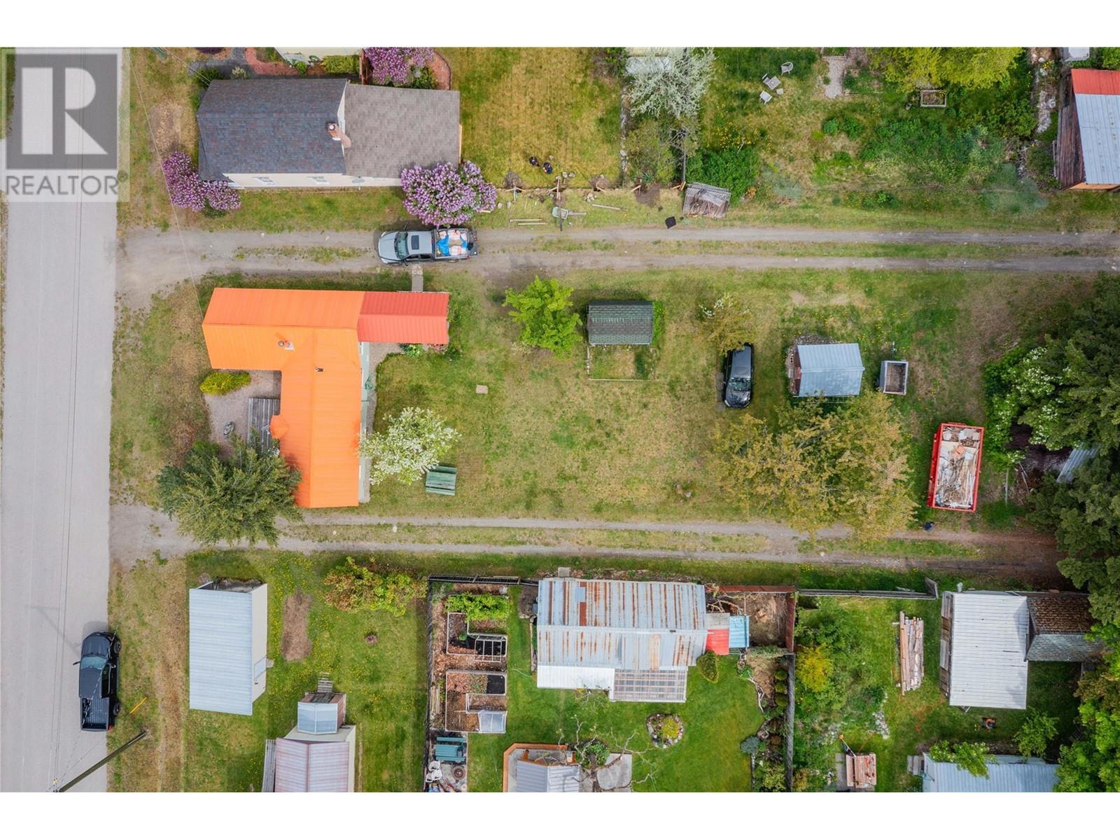 912 Kildare Street, New Denver, British Columbia  V0G 1S0 - Photo 2 - 10347415