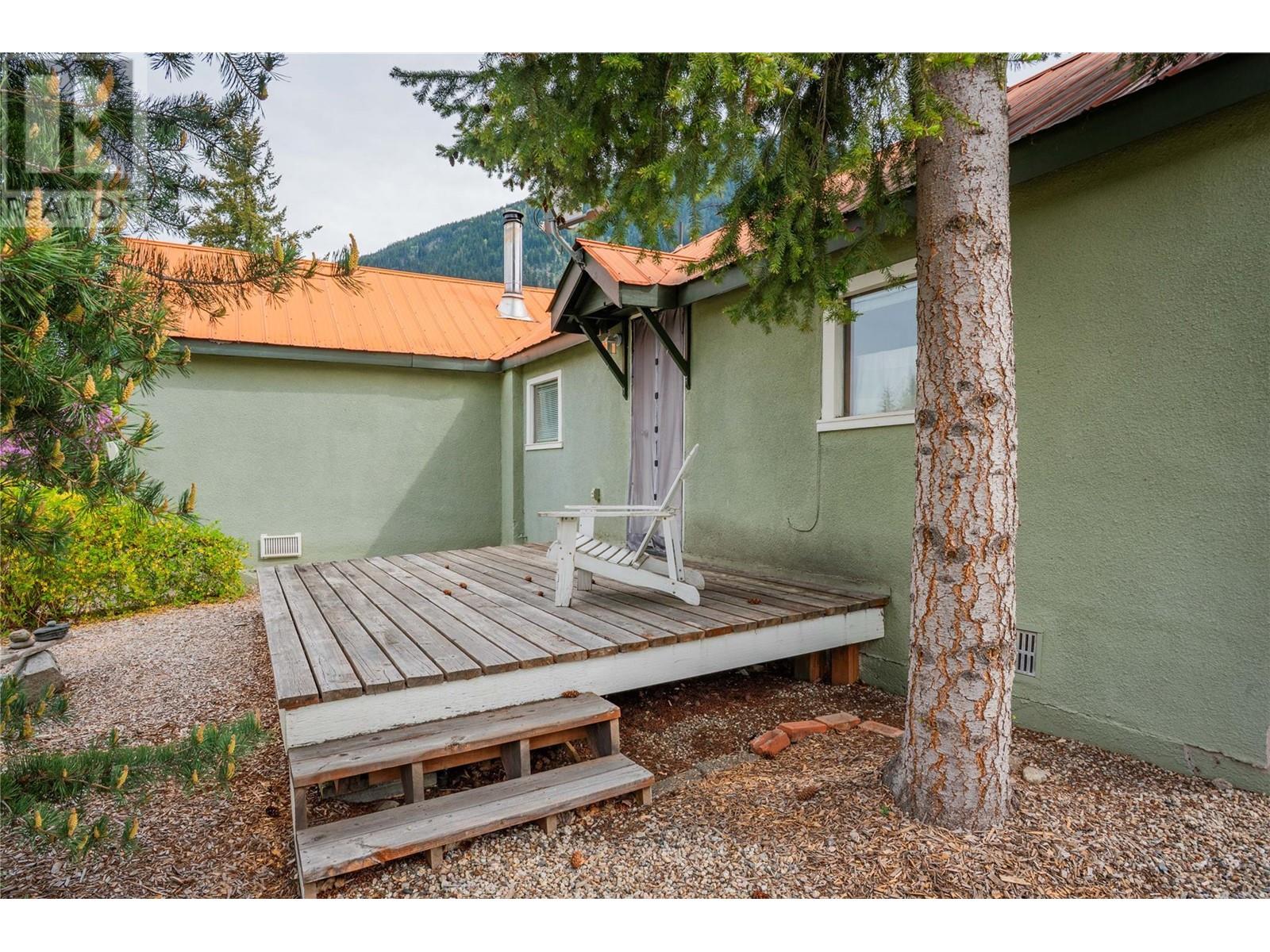 912 Kildare Street, New Denver, British Columbia  V0G 1S0 - Photo 20 - 10347415