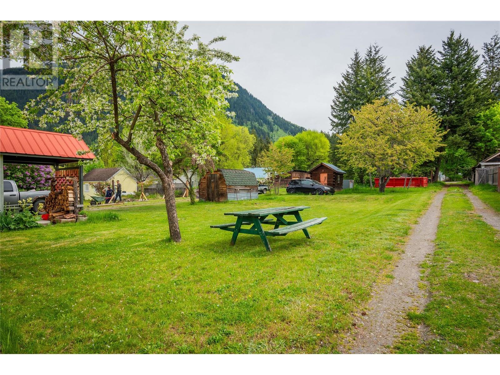 912 Kildare Street, New Denver, British Columbia  V0G 1S0 - Photo 22 - 10347415