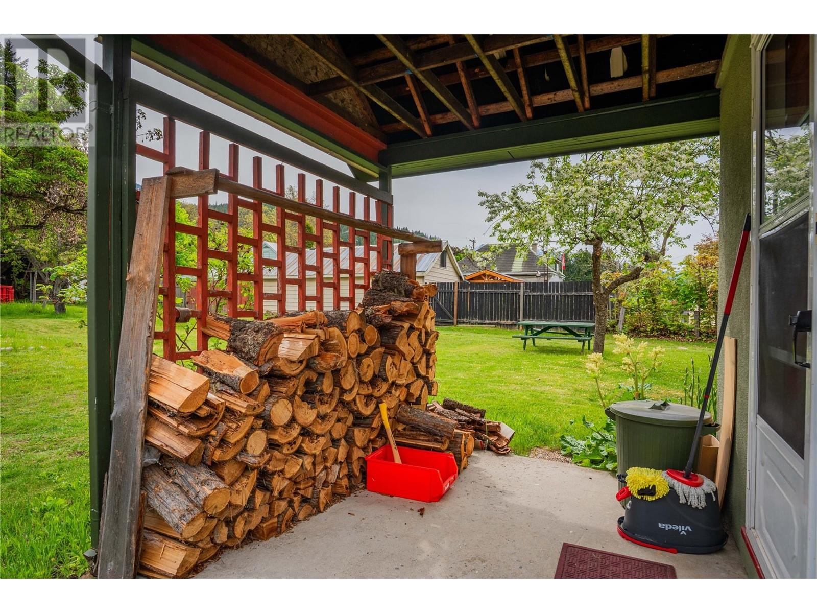 912 Kildare Street, New Denver, British Columbia  V0G 1S0 - Photo 27 - 10347415