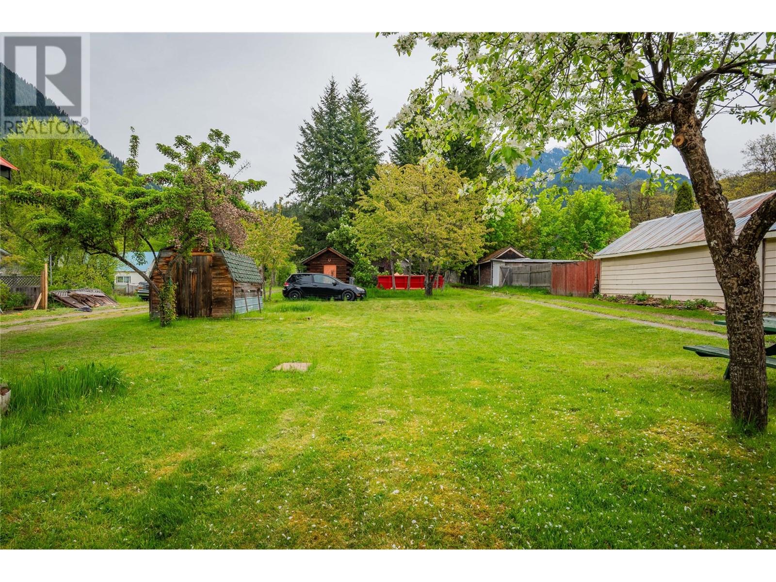 912 Kildare Street, New Denver, British Columbia  V0G 1S0 - Photo 29 - 10347415