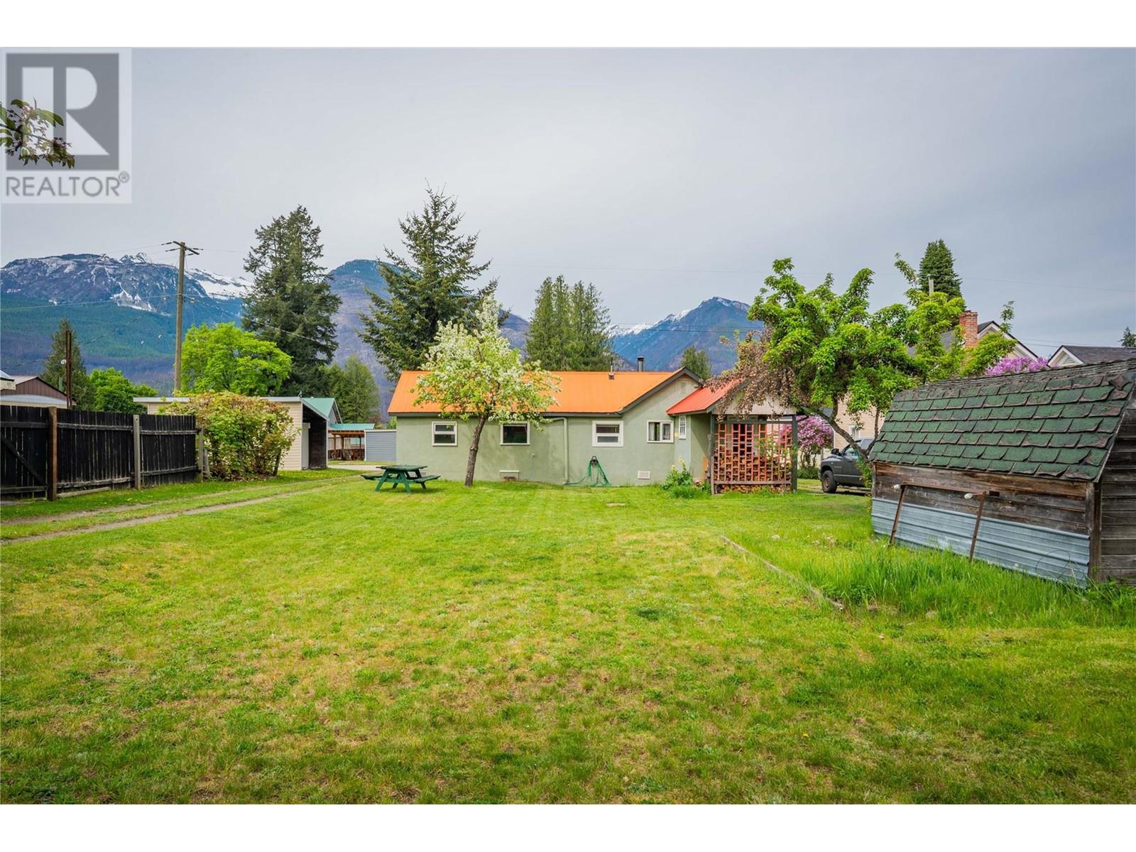 912 Kildare Street, New Denver, British Columbia  V0G 1S0 - Photo 31 - 10347415
