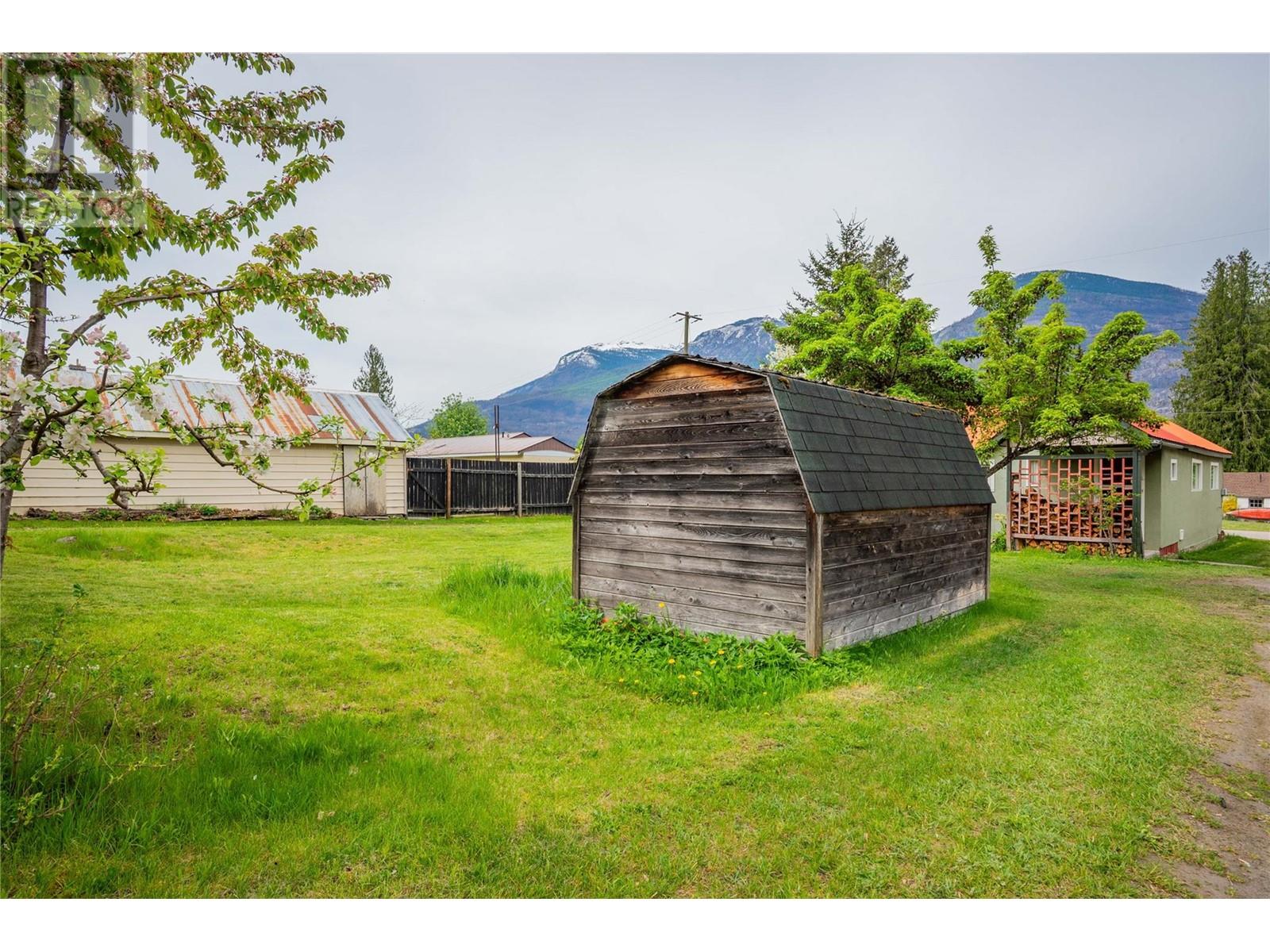 912 Kildare Street, New Denver, British Columbia  V0G 1S0 - Photo 32 - 10347415