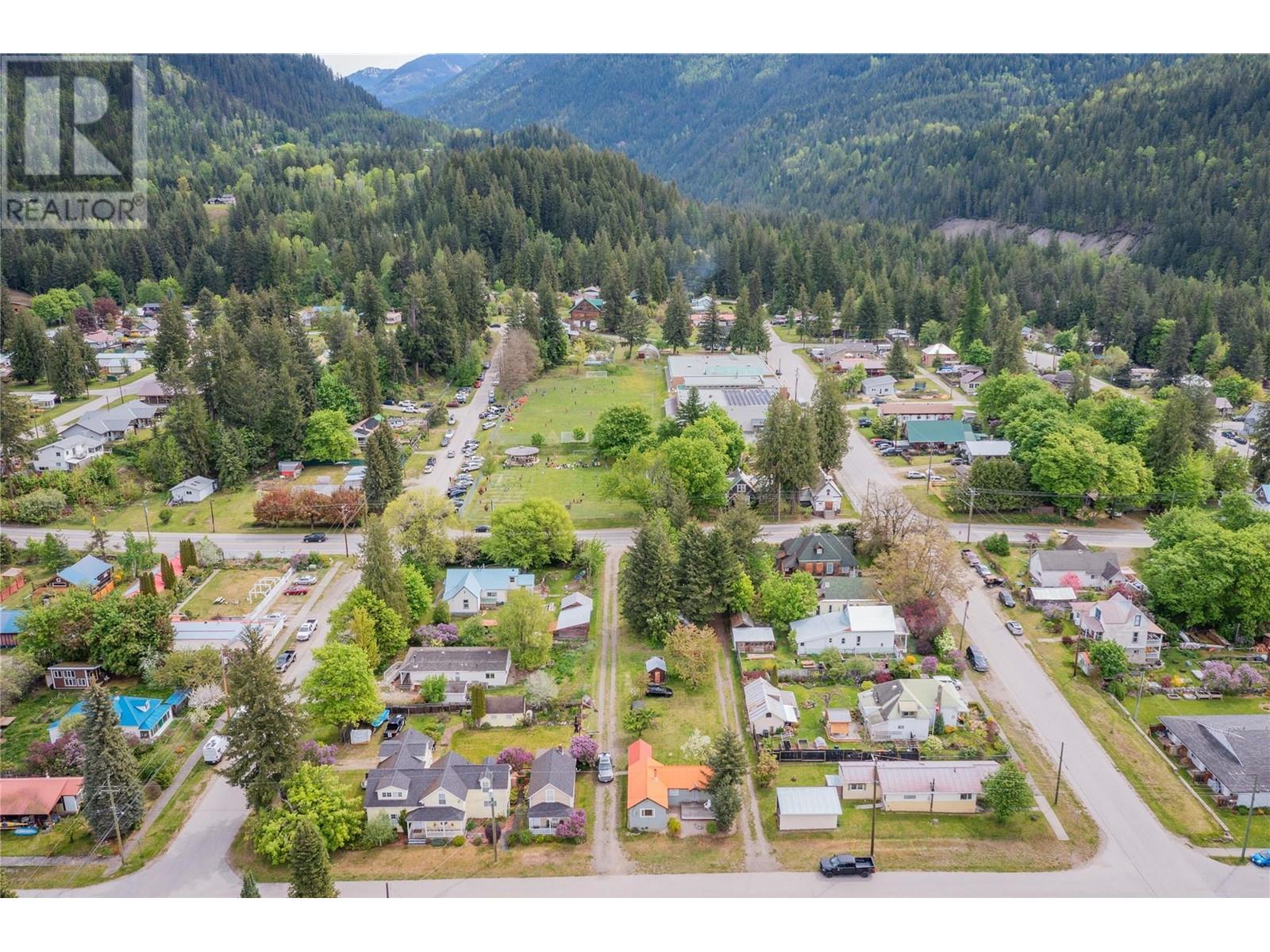 912 Kildare Street, New Denver, British Columbia  V0G 1S0 - Photo 6 - 10347415