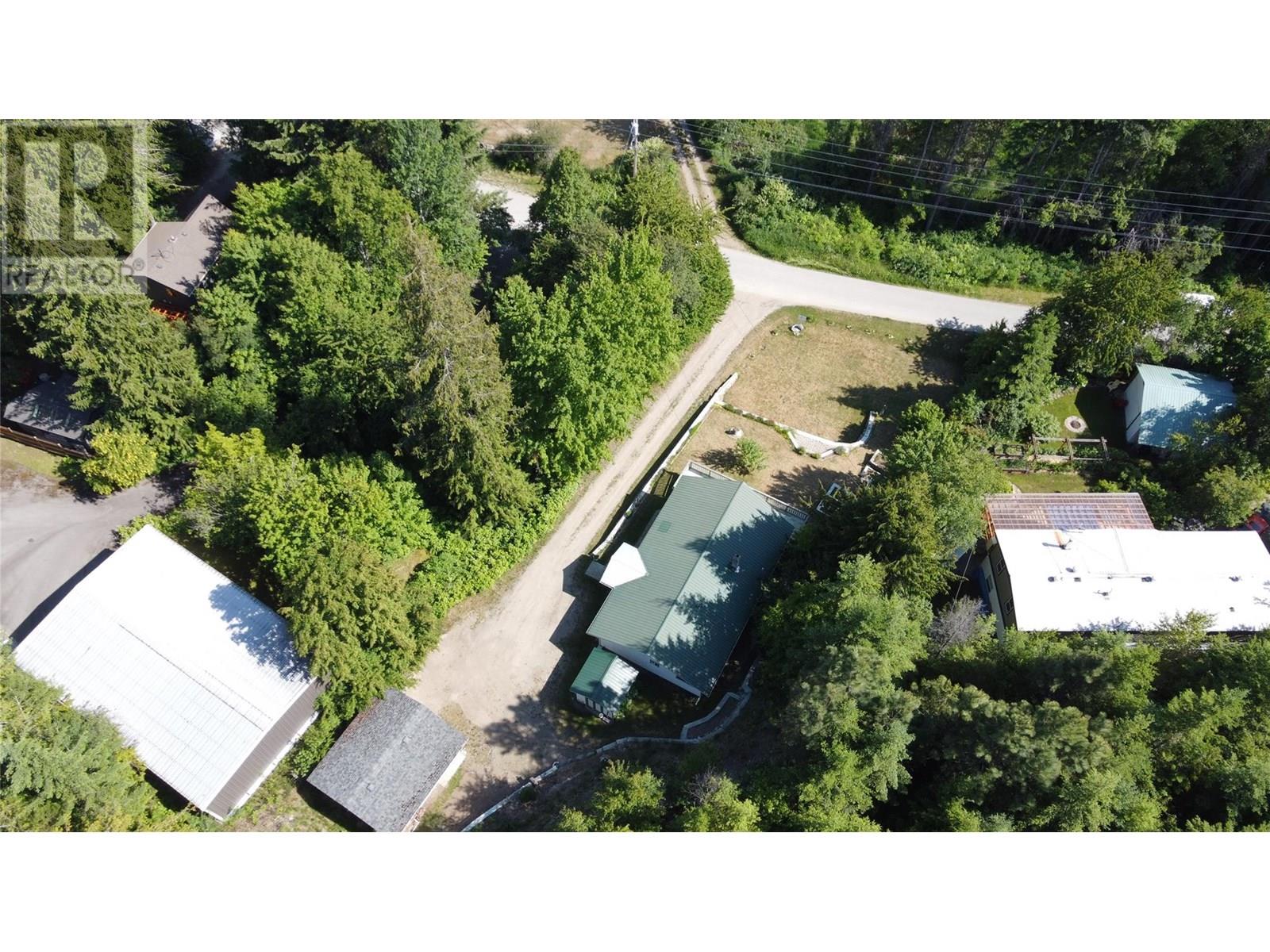8917 Meadow Street, Balfour, British Columbia  V0G 1C0 - Photo 11 - 10348294