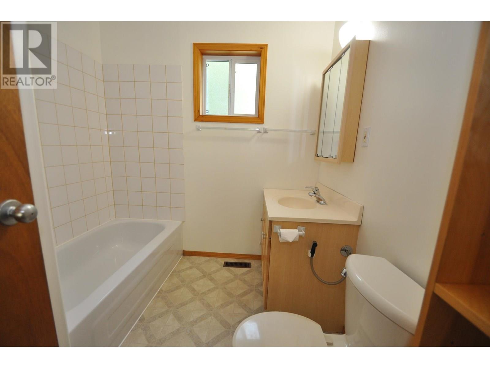 8917 Meadow Street, Balfour, British Columbia  V0G 1C0 - Photo 24 - 10348294