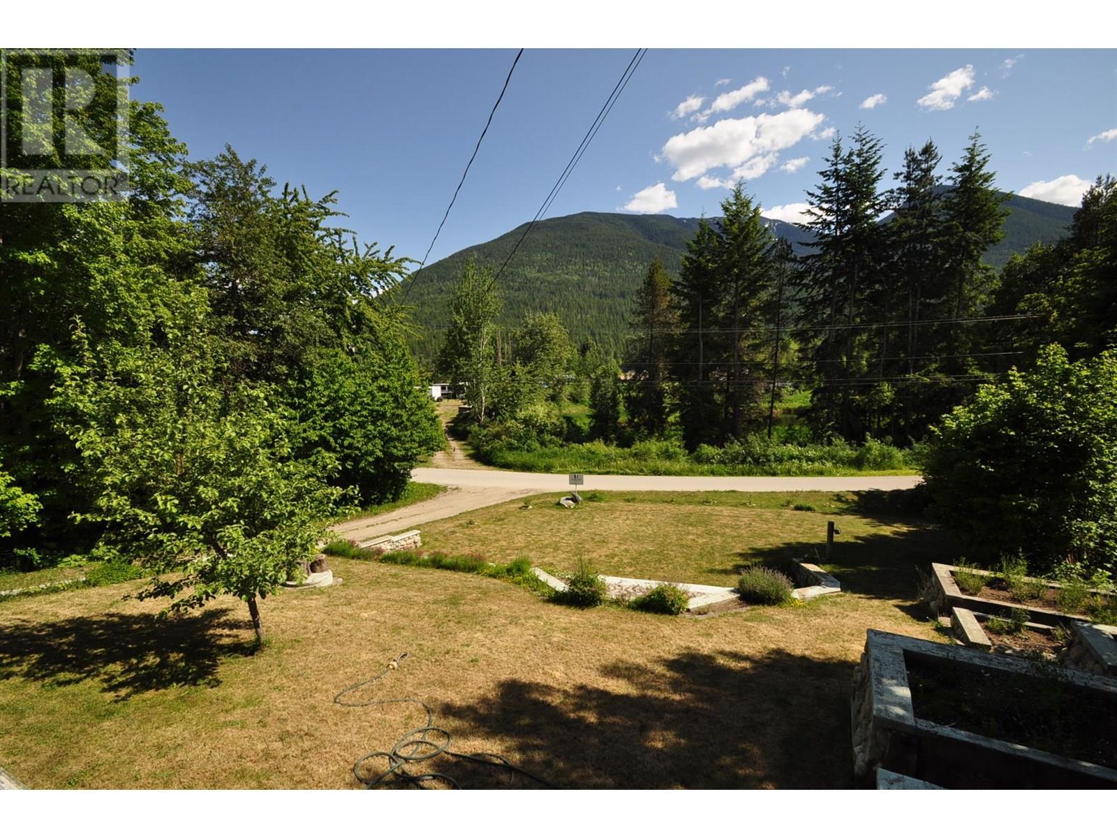 8917 Meadow Street, Balfour, British Columbia  V0G 1C0 - Photo 30 - 10348294