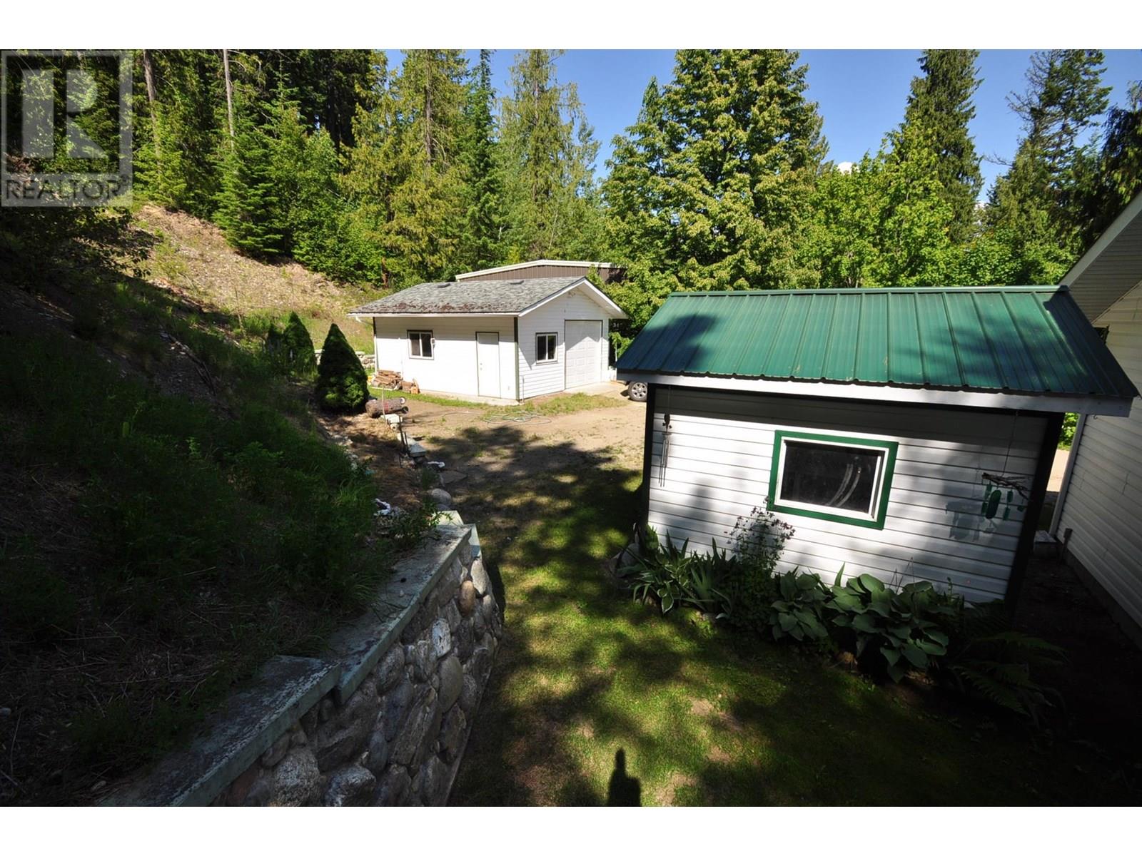 8917 Meadow Street, Balfour, British Columbia  V0G 1C0 - Photo 32 - 10348294
