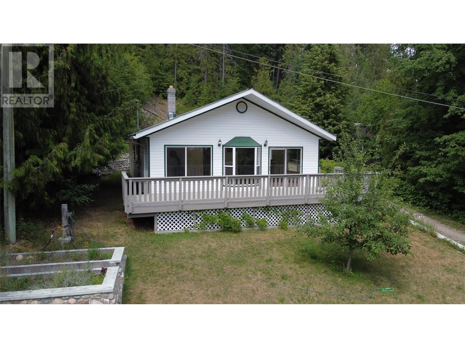 8917 Meadow Street, Balfour, British Columbia  V0G 1C0 - Photo 4 - 10348294