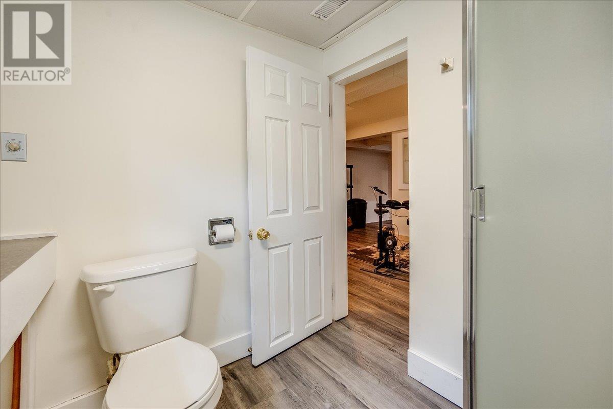 1667 Cedar Avenue, Trail, British Columbia  V1R 4C9 - Photo 39 - 10347396
