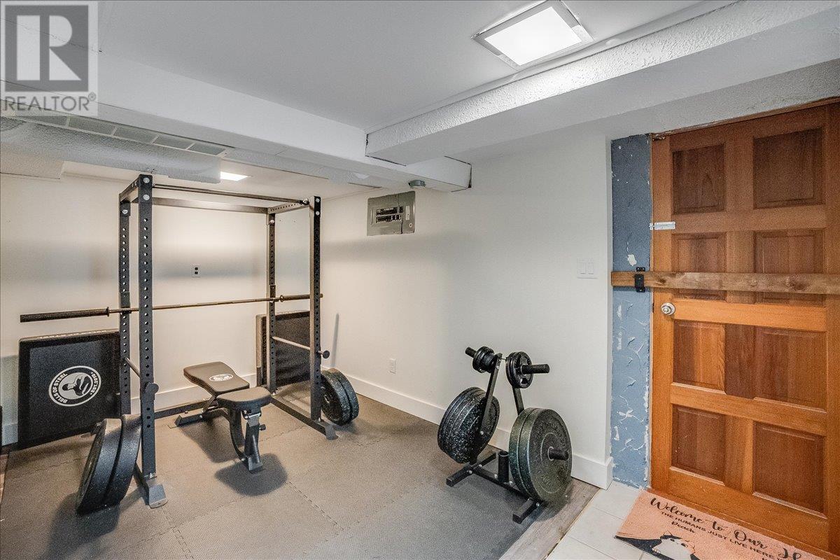 1667 Cedar Avenue, Trail, British Columbia  V1R 4C9 - Photo 40 - 10347396