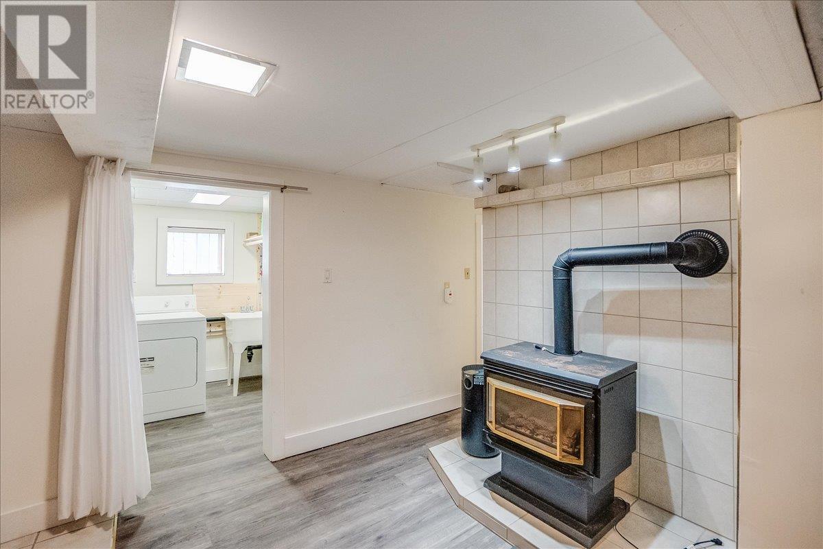 1667 Cedar Avenue, Trail, British Columbia  V1R 4C9 - Photo 42 - 10347396