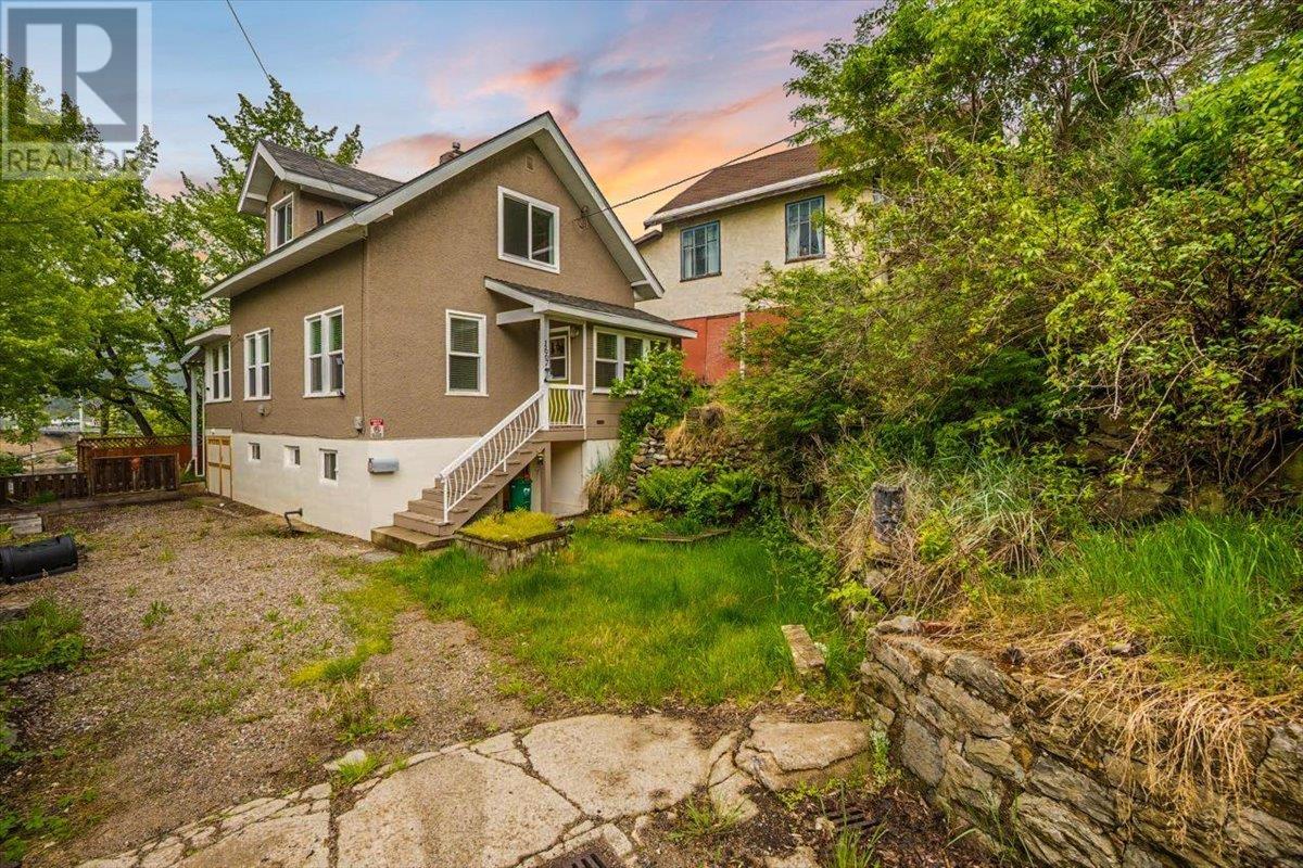 1667 Cedar Avenue, Trail, British Columbia  V1R 4C9 - Photo 46 - 10347396