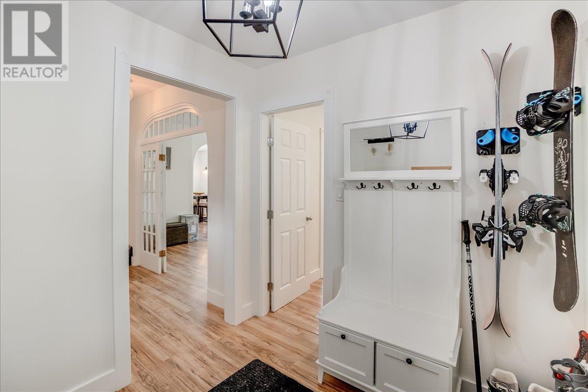 1667 Cedar Avenue, Trail, British Columbia  V1R 4C9 - Photo 8 - 10347396