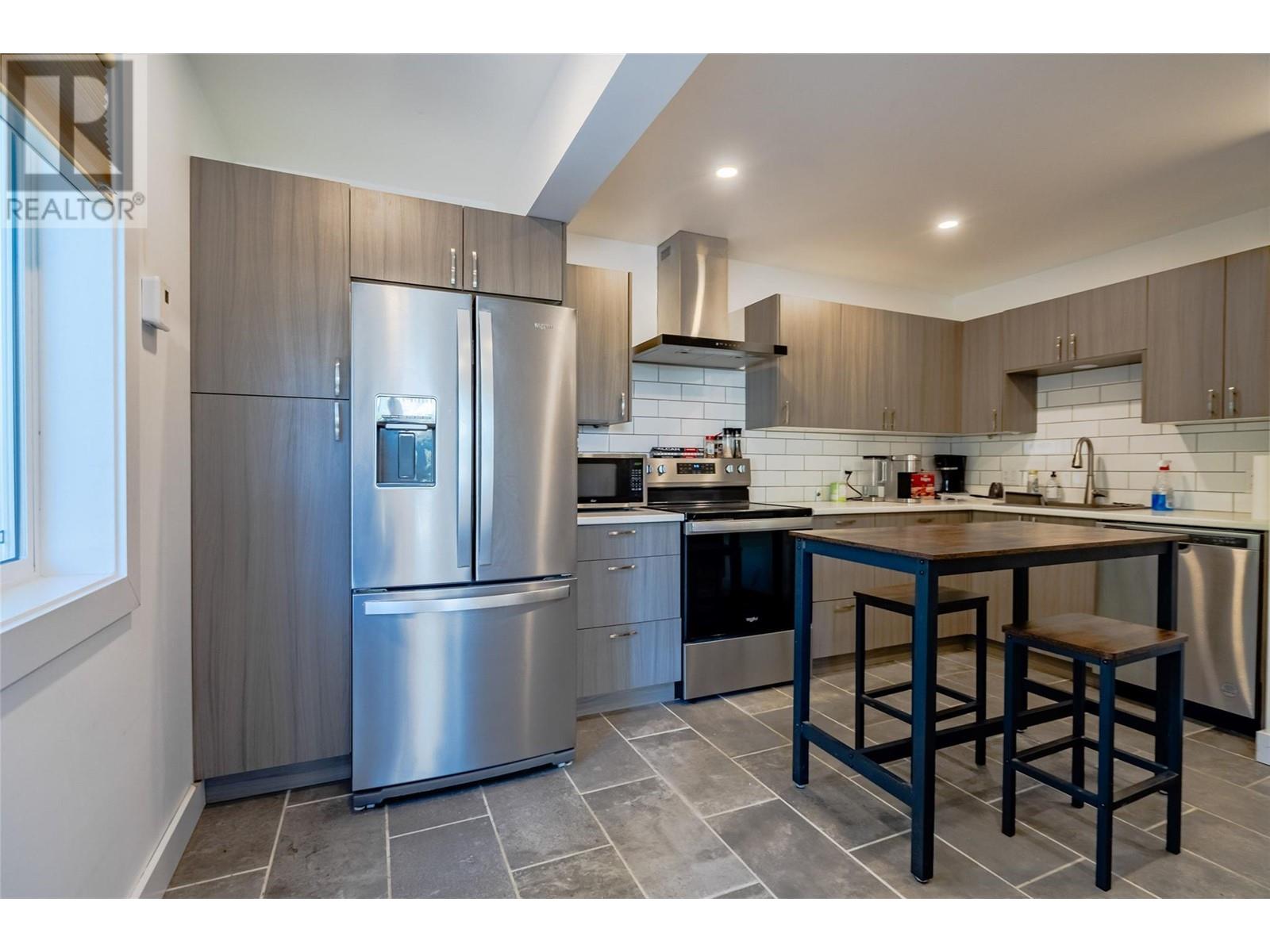1810 First Street, Fruitvale, British Columbia  V0G 1L0 - Photo 11 - 10348295