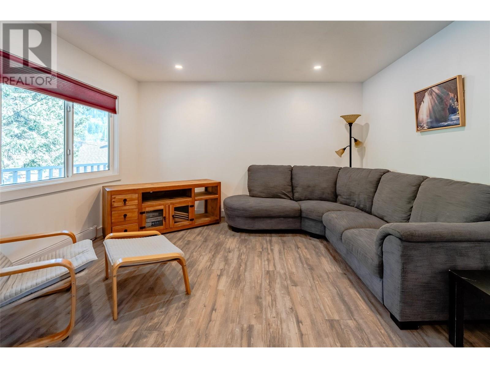 1810 First Street, Fruitvale, British Columbia  V0G 1L0 - Photo 44 - 10348295