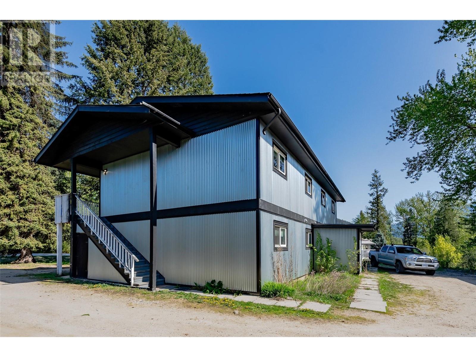 1810 First Street, Fruitvale, British Columbia  V0G 1L0 - Photo 55 - 10348295