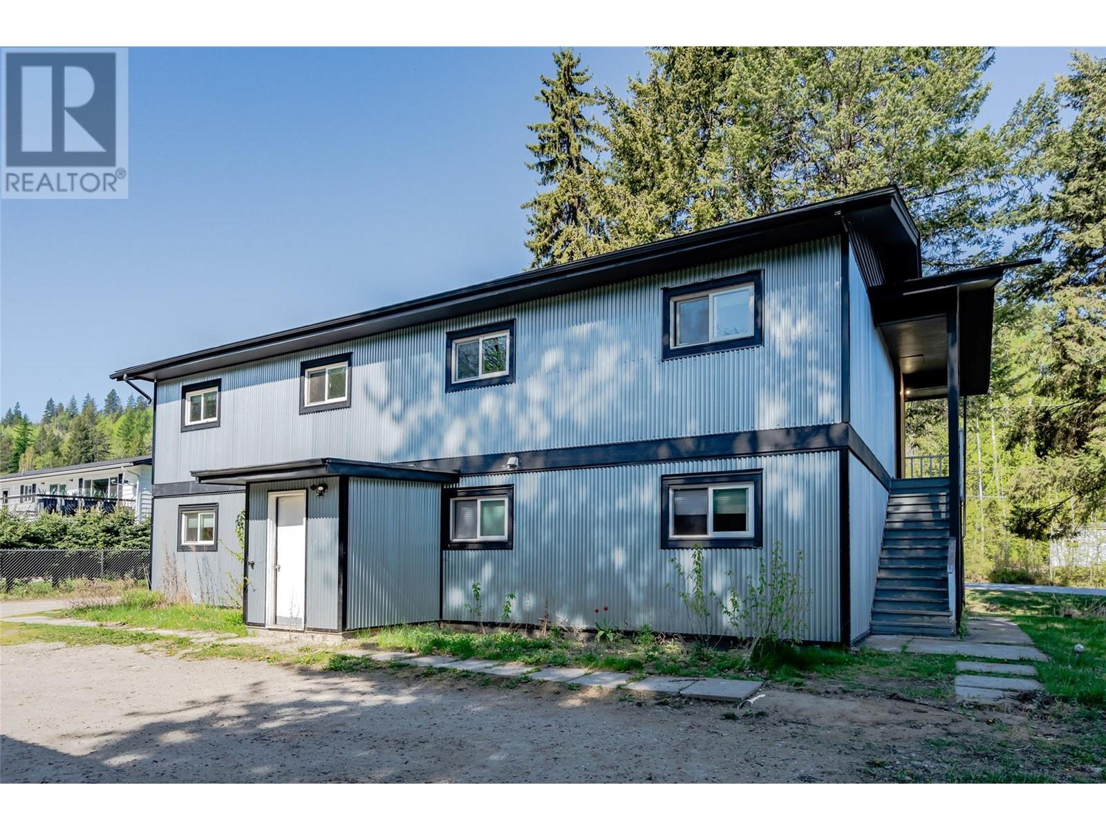 1810 First Street, Fruitvale, British Columbia  V0G 1L0 - Photo 58 - 10348295