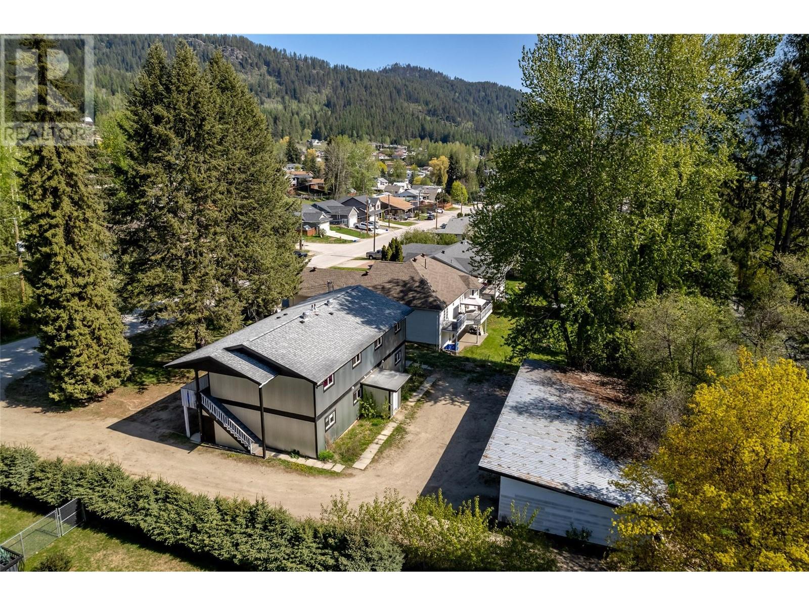 1810 First Street, Fruitvale, British Columbia  V0G 1L0 - Photo 68 - 10348295