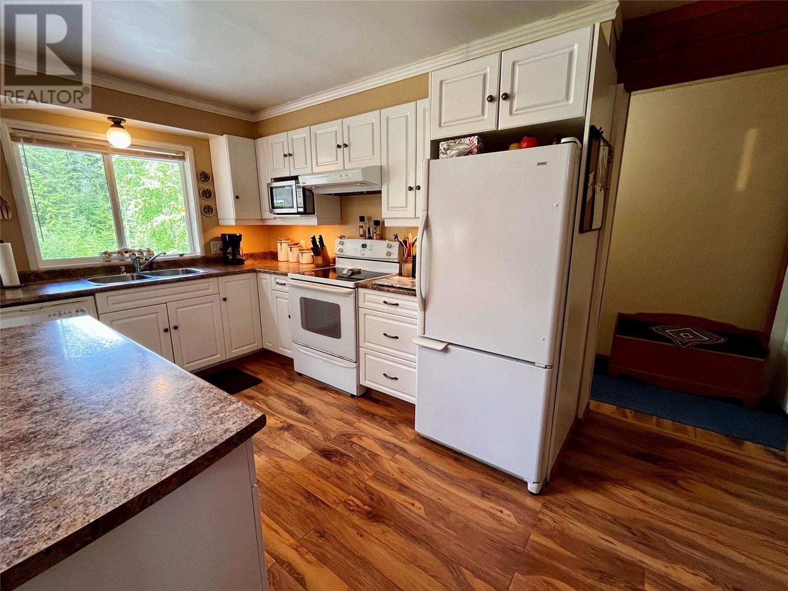 7705 Omen Road, Fauquier, British Columbia  V0G 1K0 - Photo 24 - 10348046