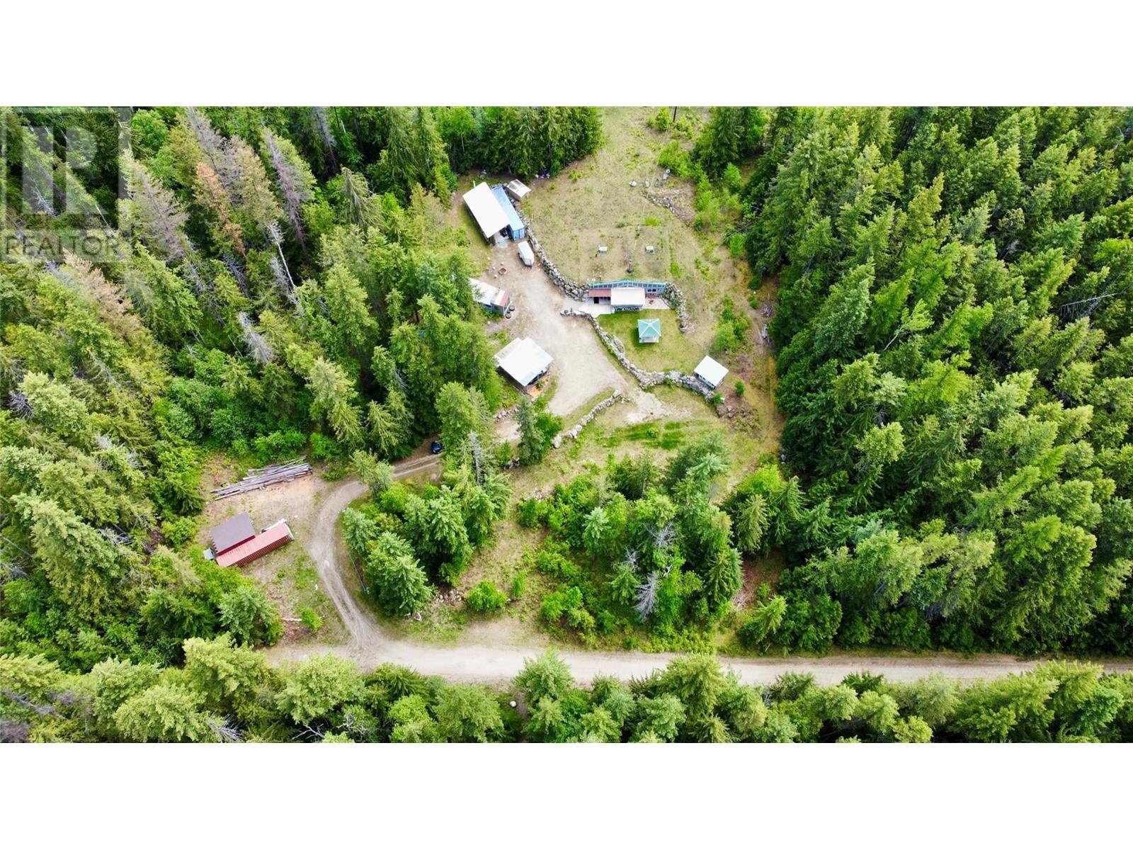 7705 Omen Road, Fauquier, British Columbia  V0G 1K0 - Photo 4 - 10348046