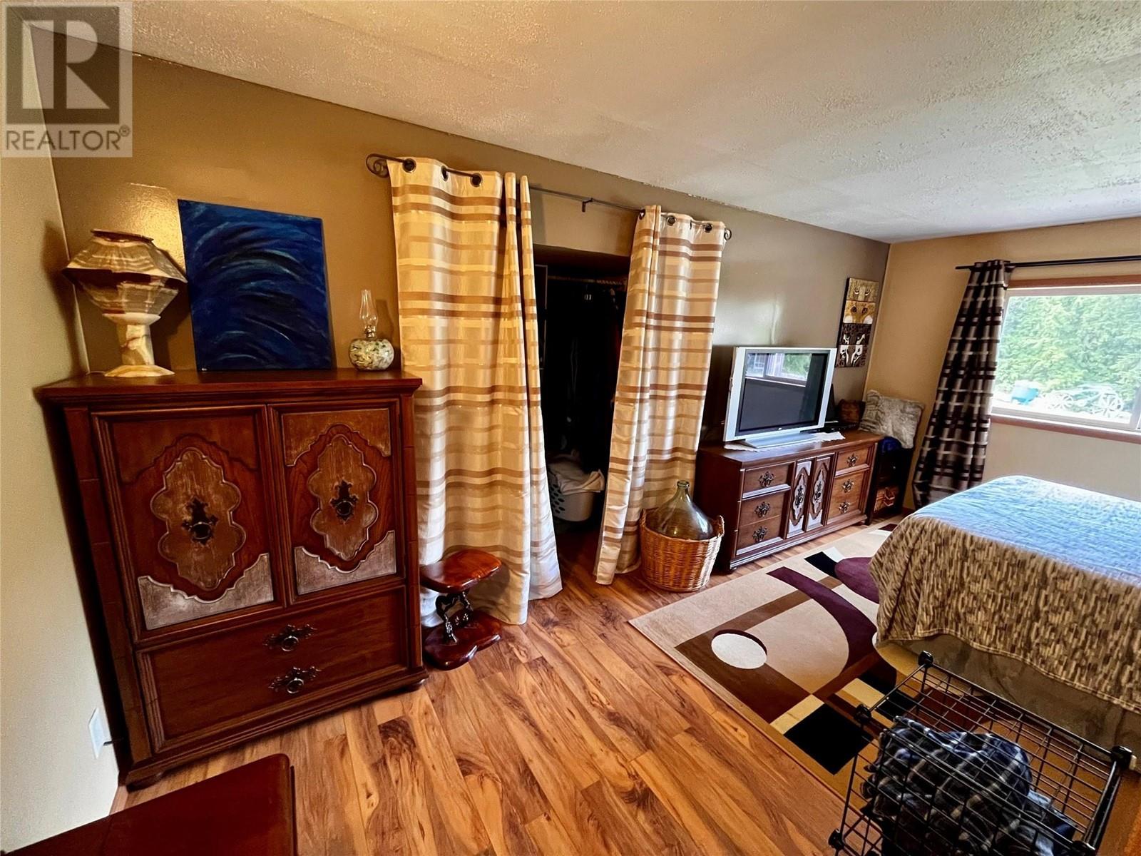 7705 Omen Road, Fauquier, British Columbia  V0G 1K0 - Photo 48 - 10348046
