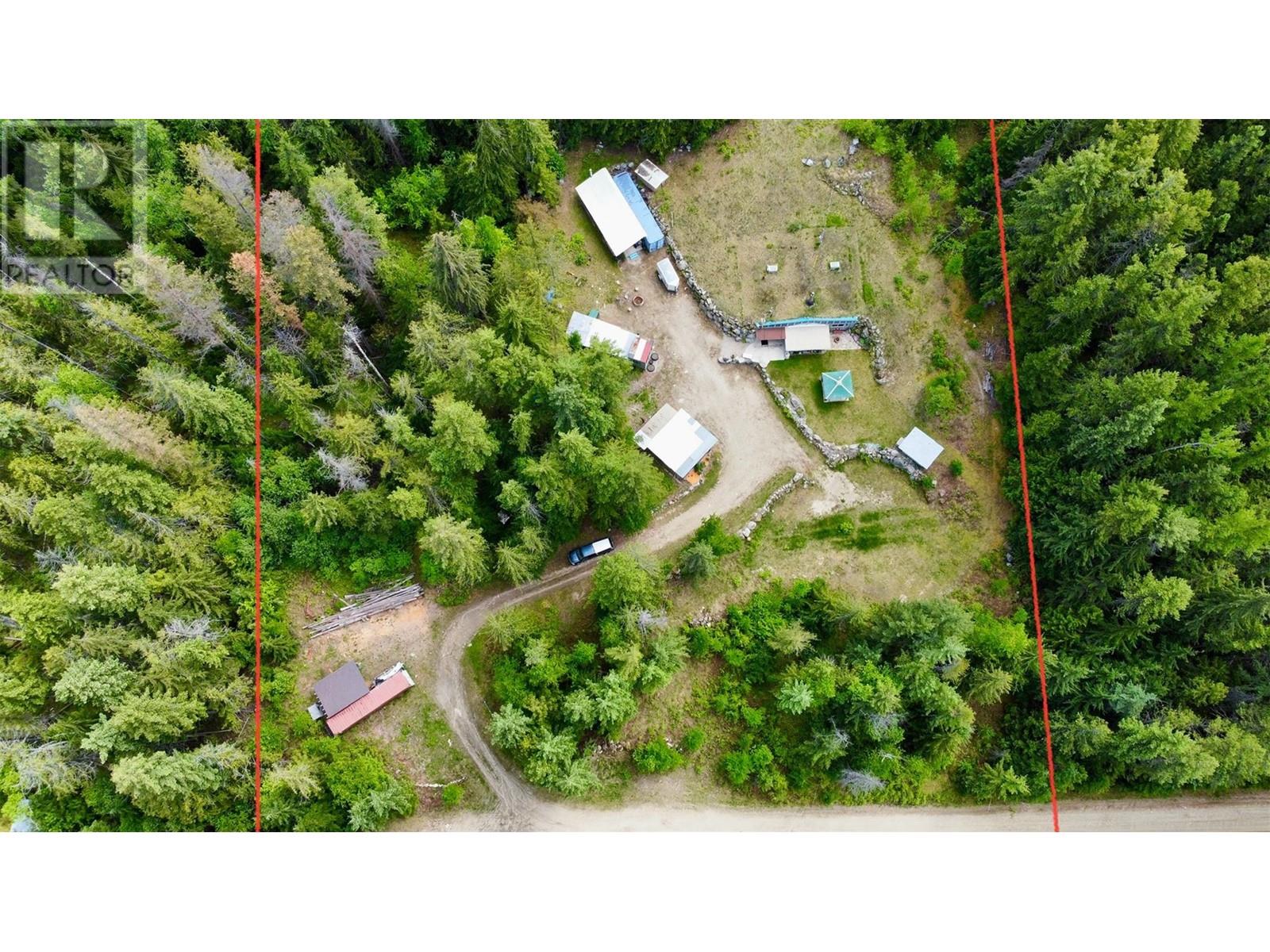 7705 Omen Road, Fauquier, British Columbia  V0G 1K0 - Photo 5 - 10348046