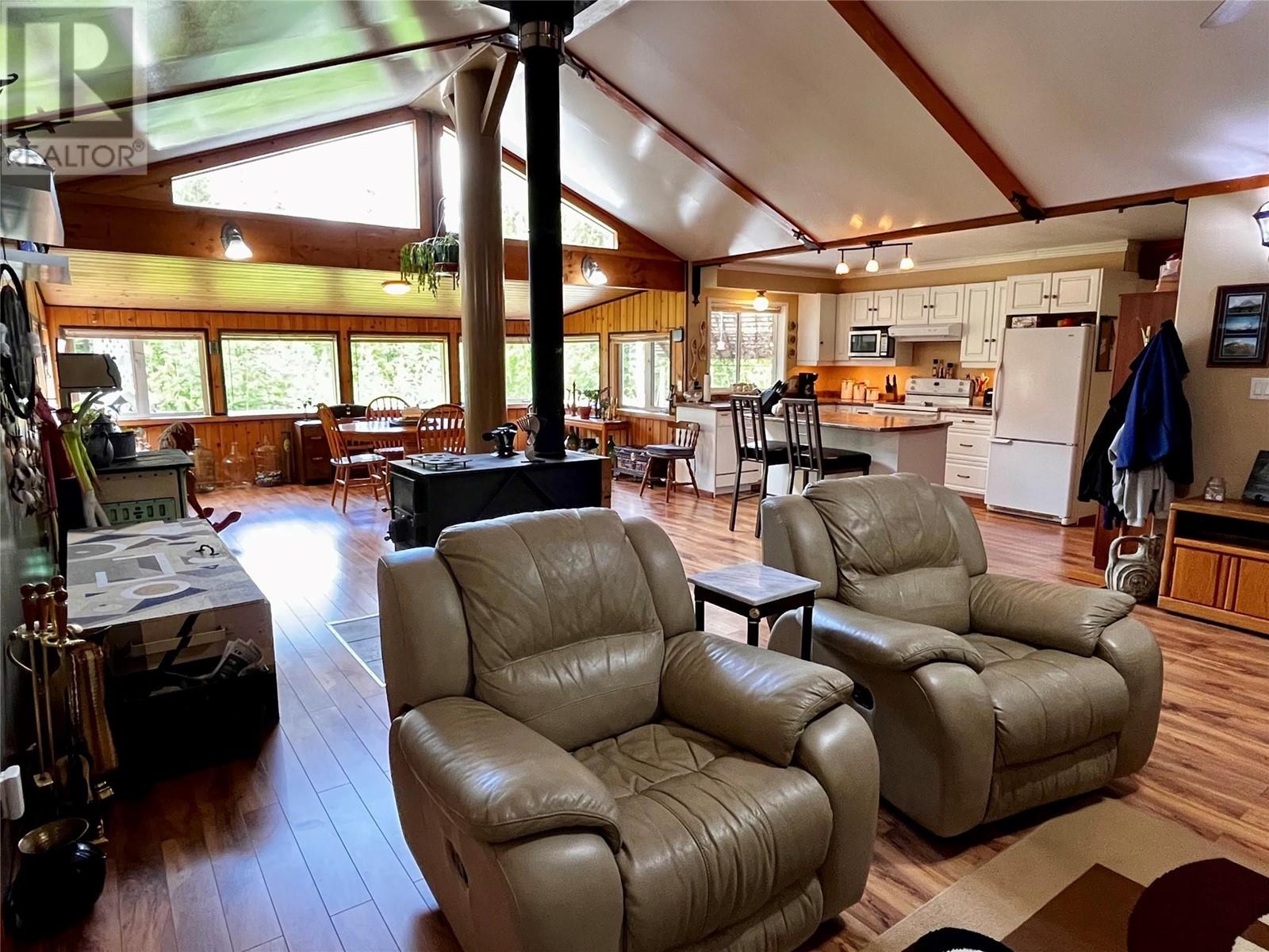 7705 Omen Road, Fauquier, British Columbia  V0G 1K0 - Photo 53 - 10348046