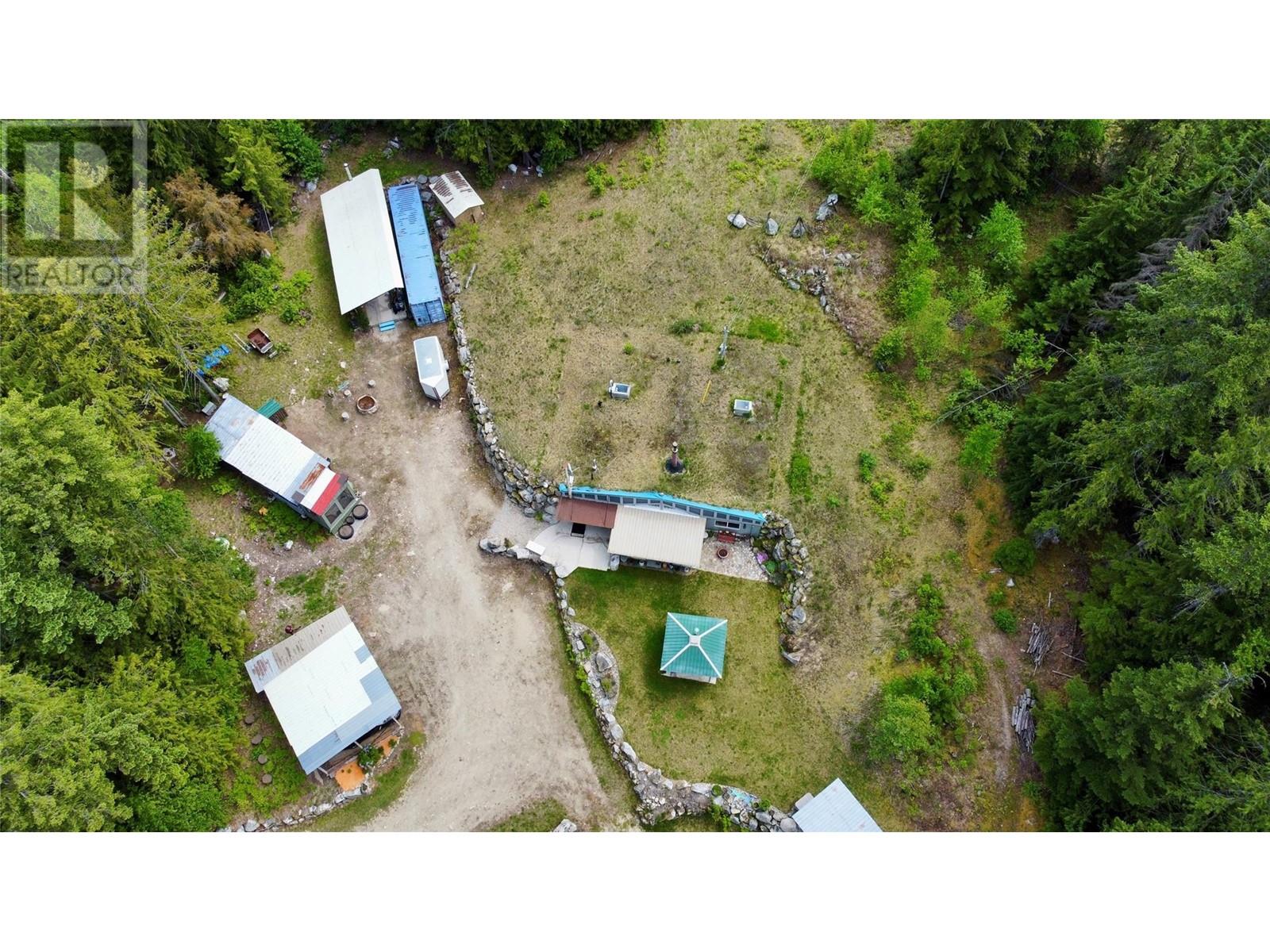 7705 Omen Road, Fauquier, British Columbia  V0G 1K0 - Photo 6 - 10348046