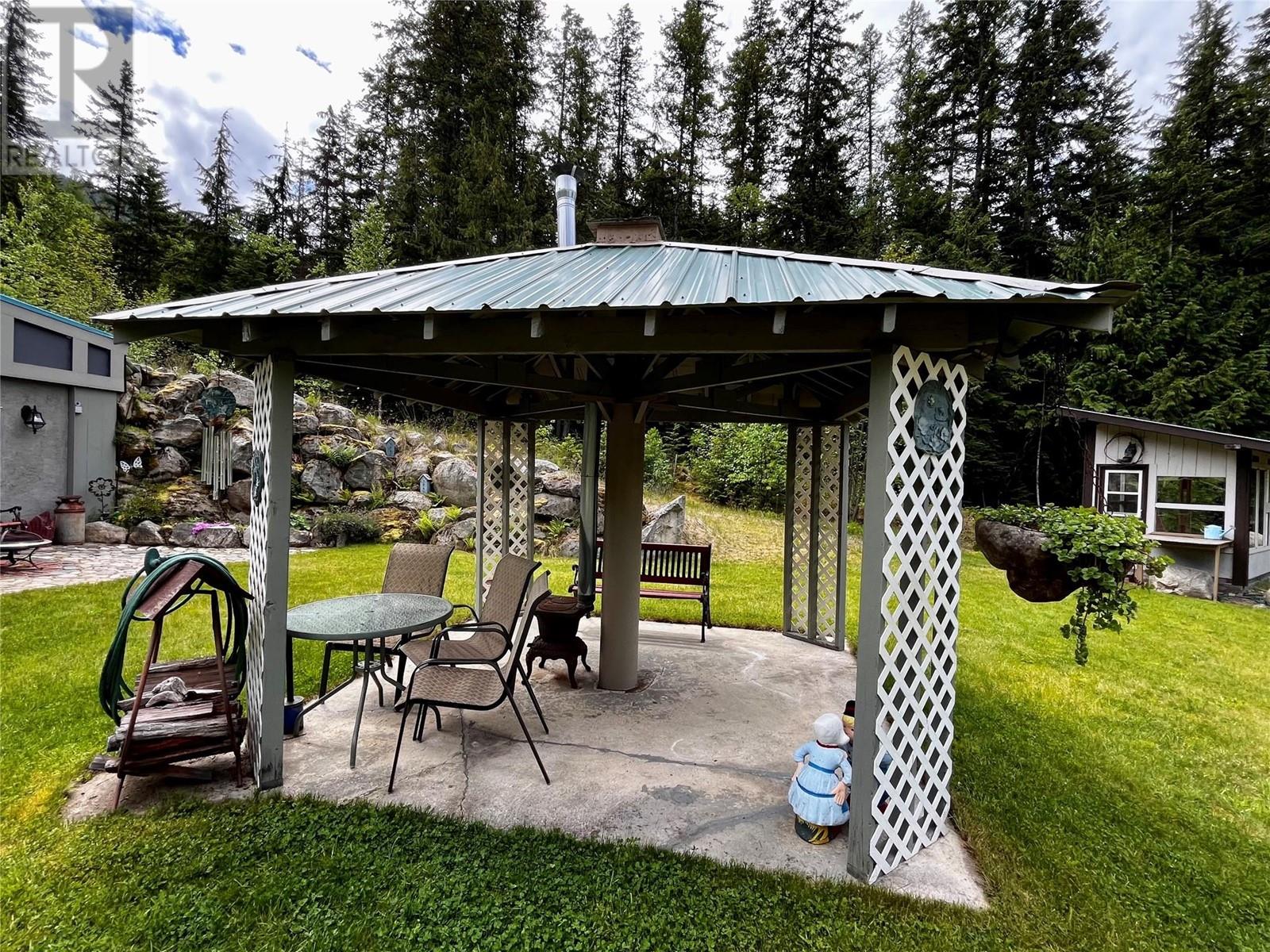 7705 Omen Road, Fauquier, British Columbia  V0G 1K0 - Photo 63 - 10348046