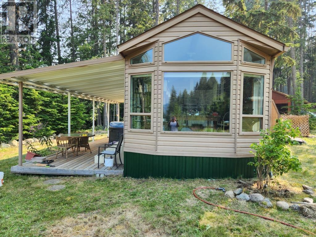1273 Queens Bay Road, Balfour, British Columbia  V0G 1C0 - Photo 3 - 10348471