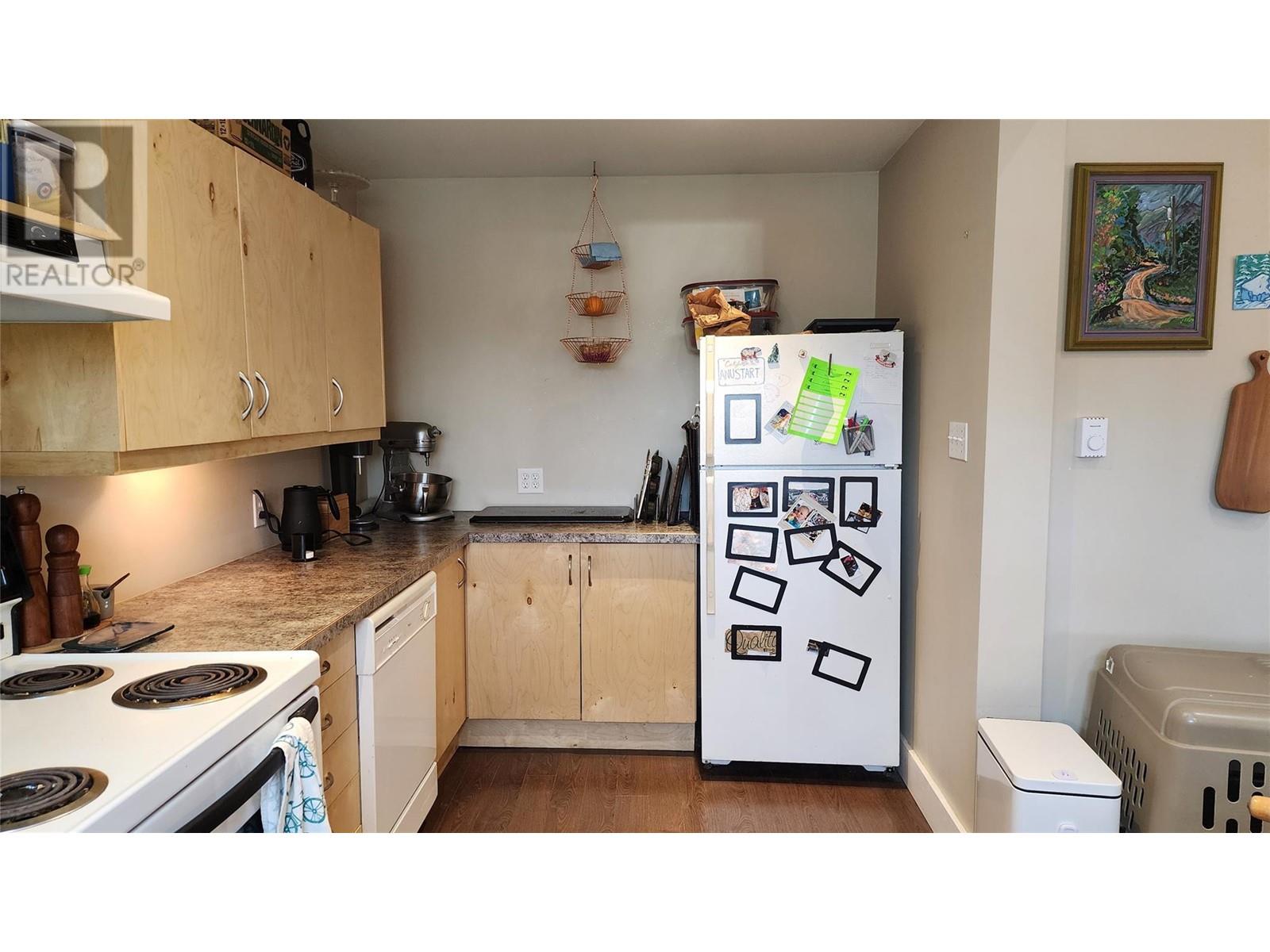 2165 Spokane Street, Rossland, British Columbia  V0G 1Y0 - Photo 12 - 10345005