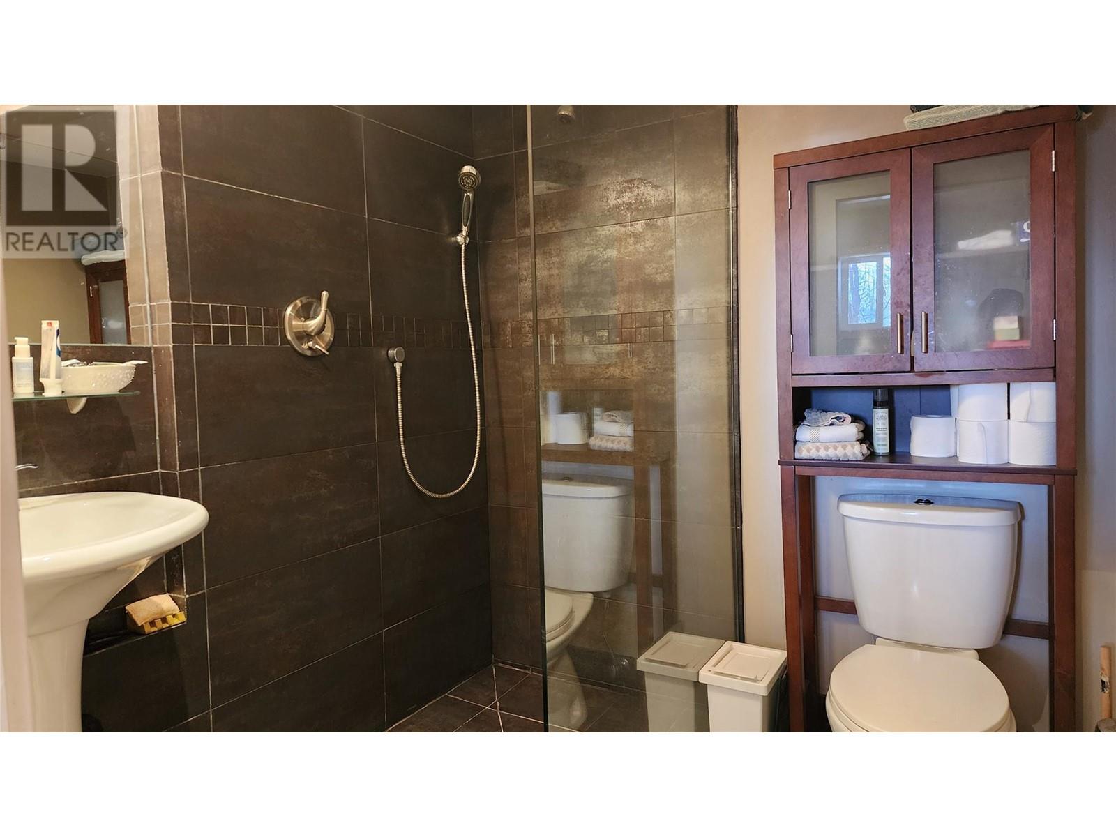 2165 Spokane Street, Rossland, British Columbia  V0G 1Y0 - Photo 22 - 10345005