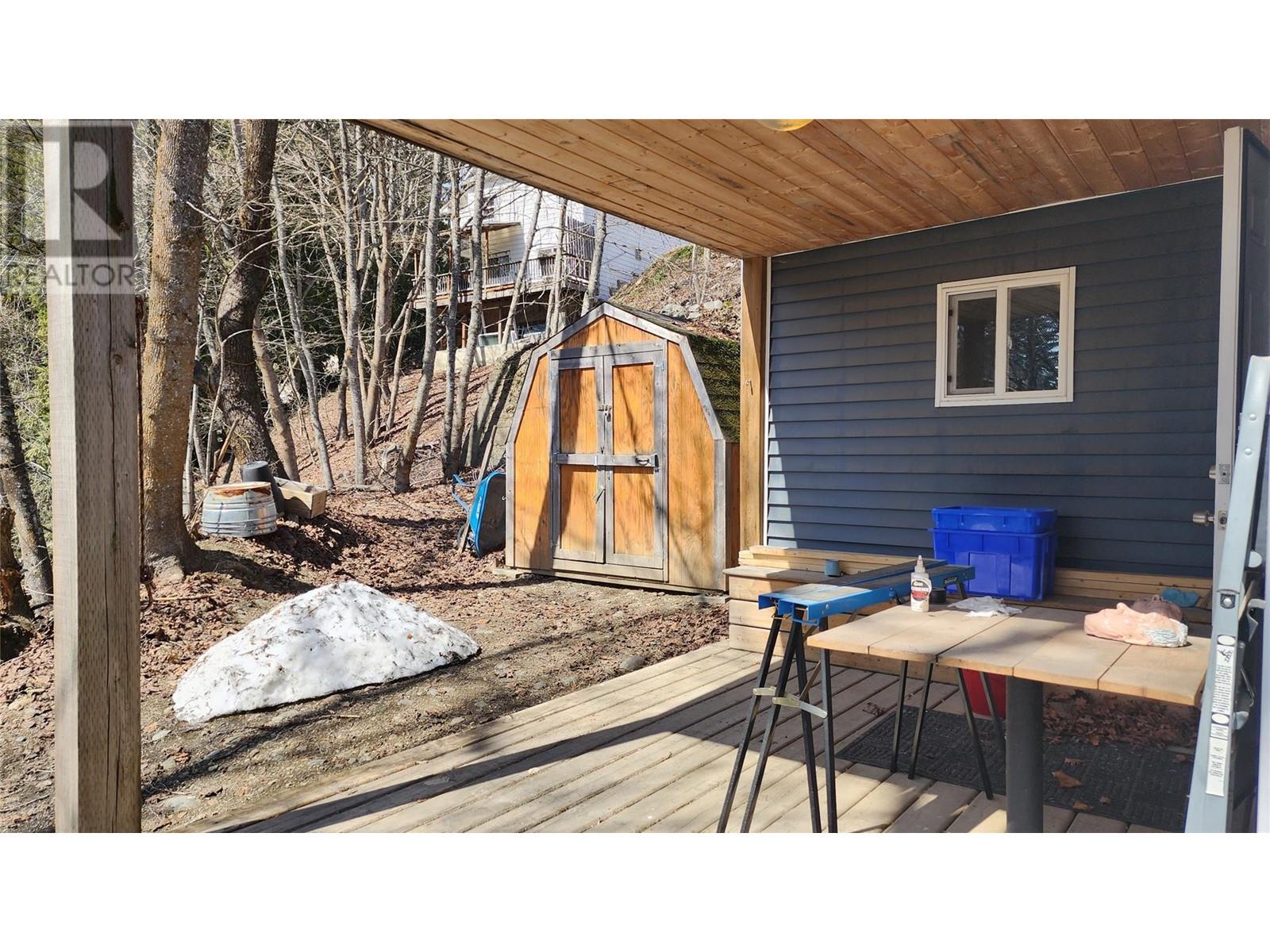 2165 Spokane Street, Rossland, British Columbia  V0G 1Y0 - Photo 23 - 10345005