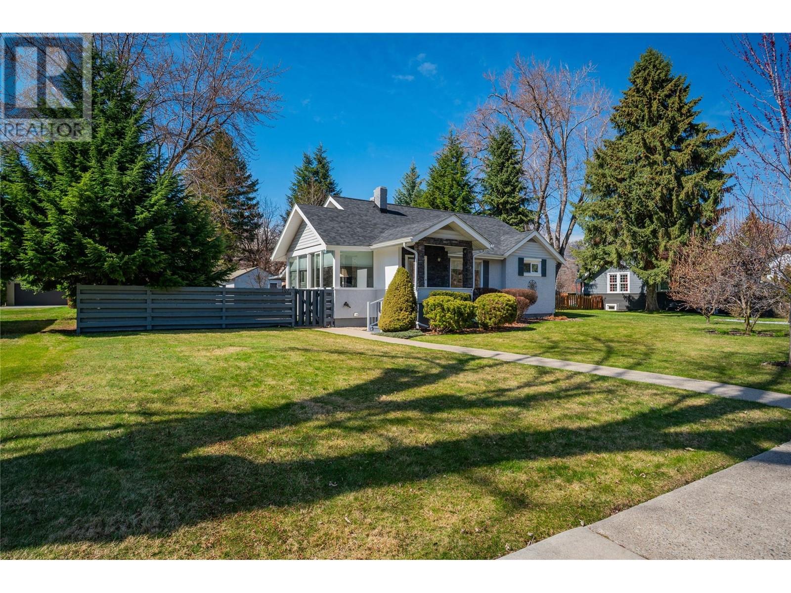 107 Ritchie Avenue, Trail, British Columbia  V1R 1G8 - Photo 2 - 10348736