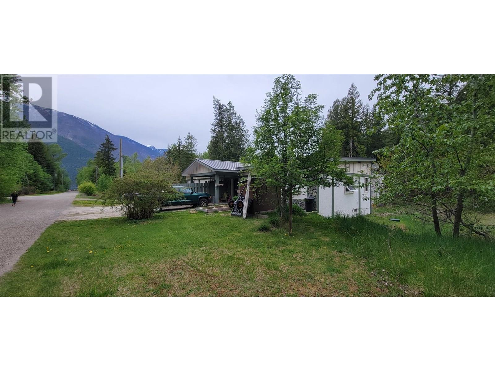 204 Stewart Street, Rosebery, British Columbia  V0G 1S1 - Photo 4 - 10347975