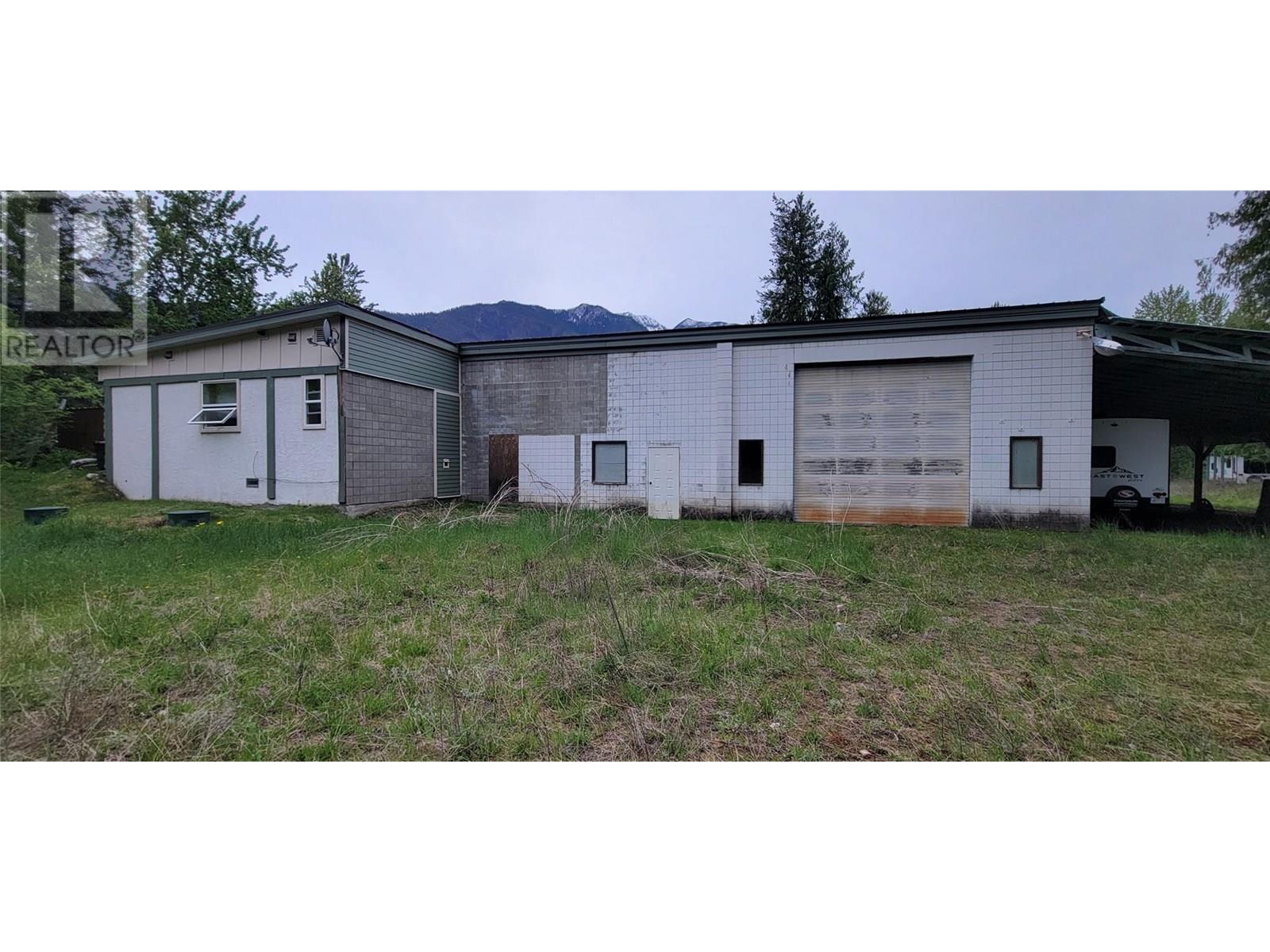 204 Stewart Street, Rosebery, British Columbia  V0G 1S1 - Photo 5 - 10347975