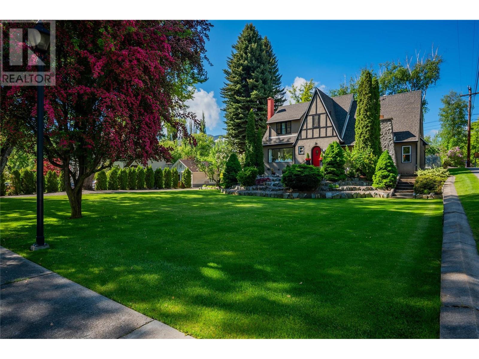 115 Kootenay Avenue, Trail, British Columbia  V1R 1H3 - Photo 2 - 10348917