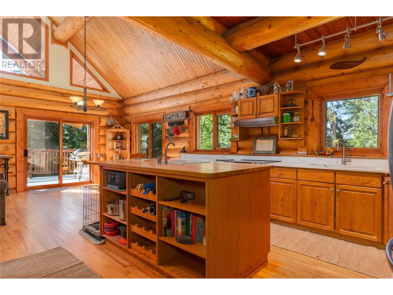 337 Wilson Road, Fruitvale, British Columbia  V0G 1L1 - Photo 5 - 10348729