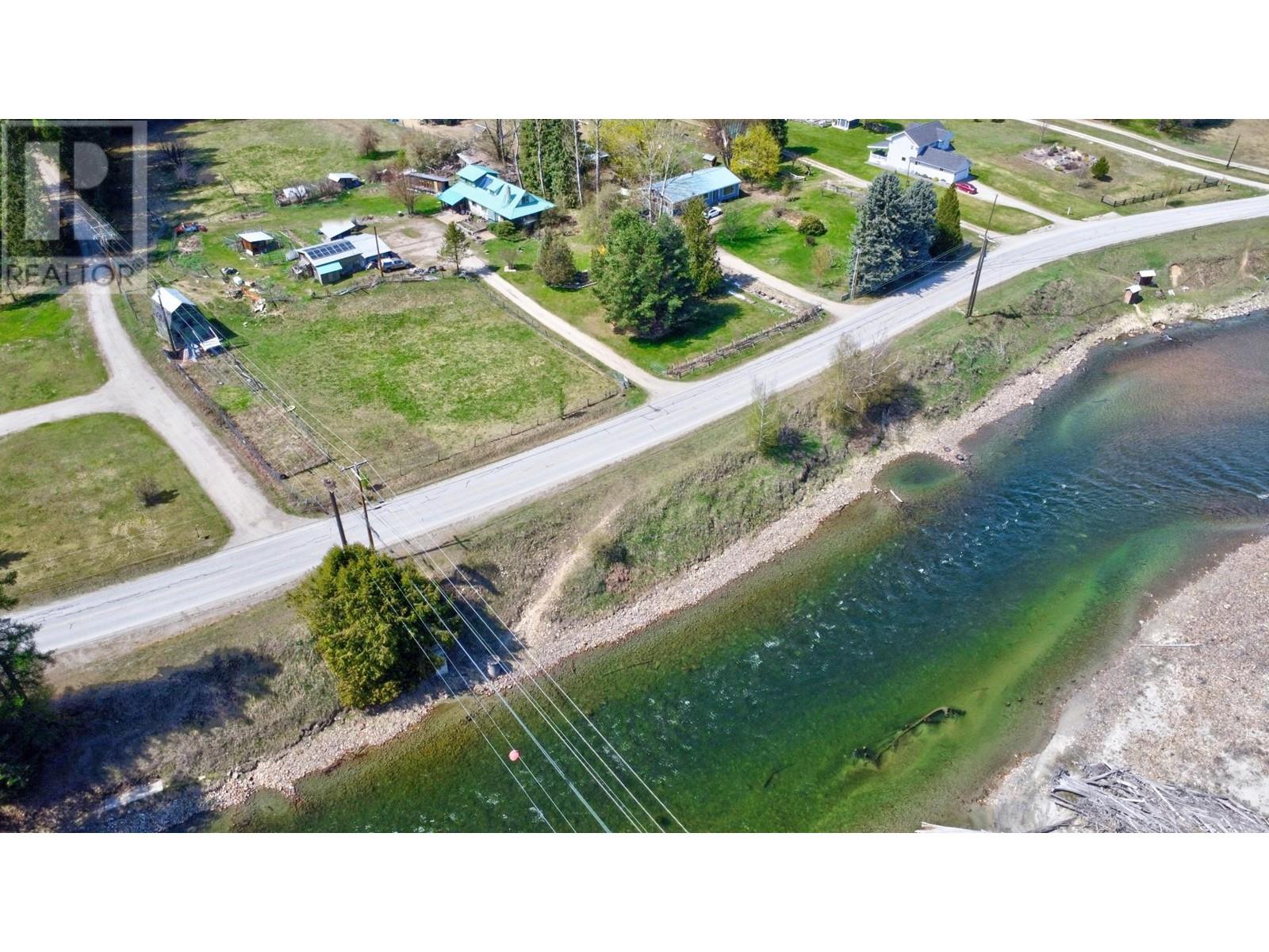 3837 Pass Creek Road, Crescent Valley, British Columbia  V0G 1H1 - Photo 2 - 10348935
