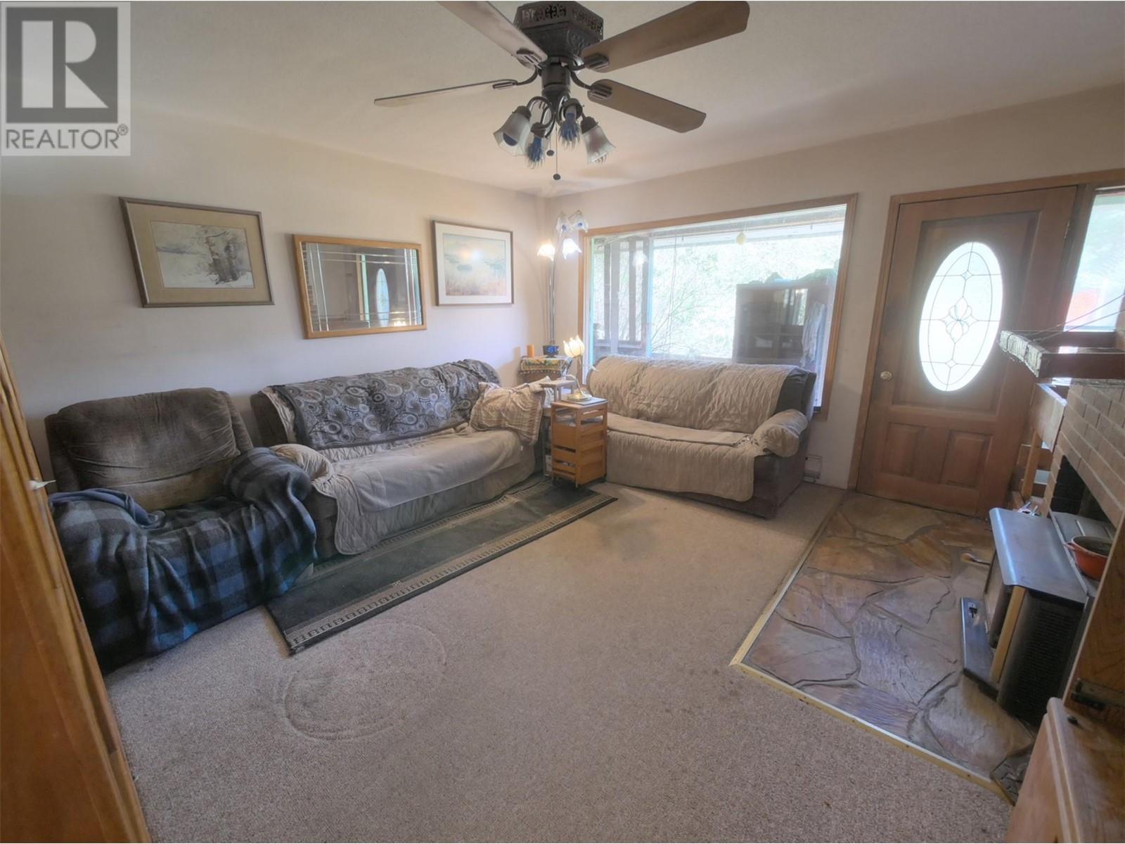 3837 Pass Creek Road, Crescent Valley, British Columbia  V0G 1H1 - Photo 3 - 10348935