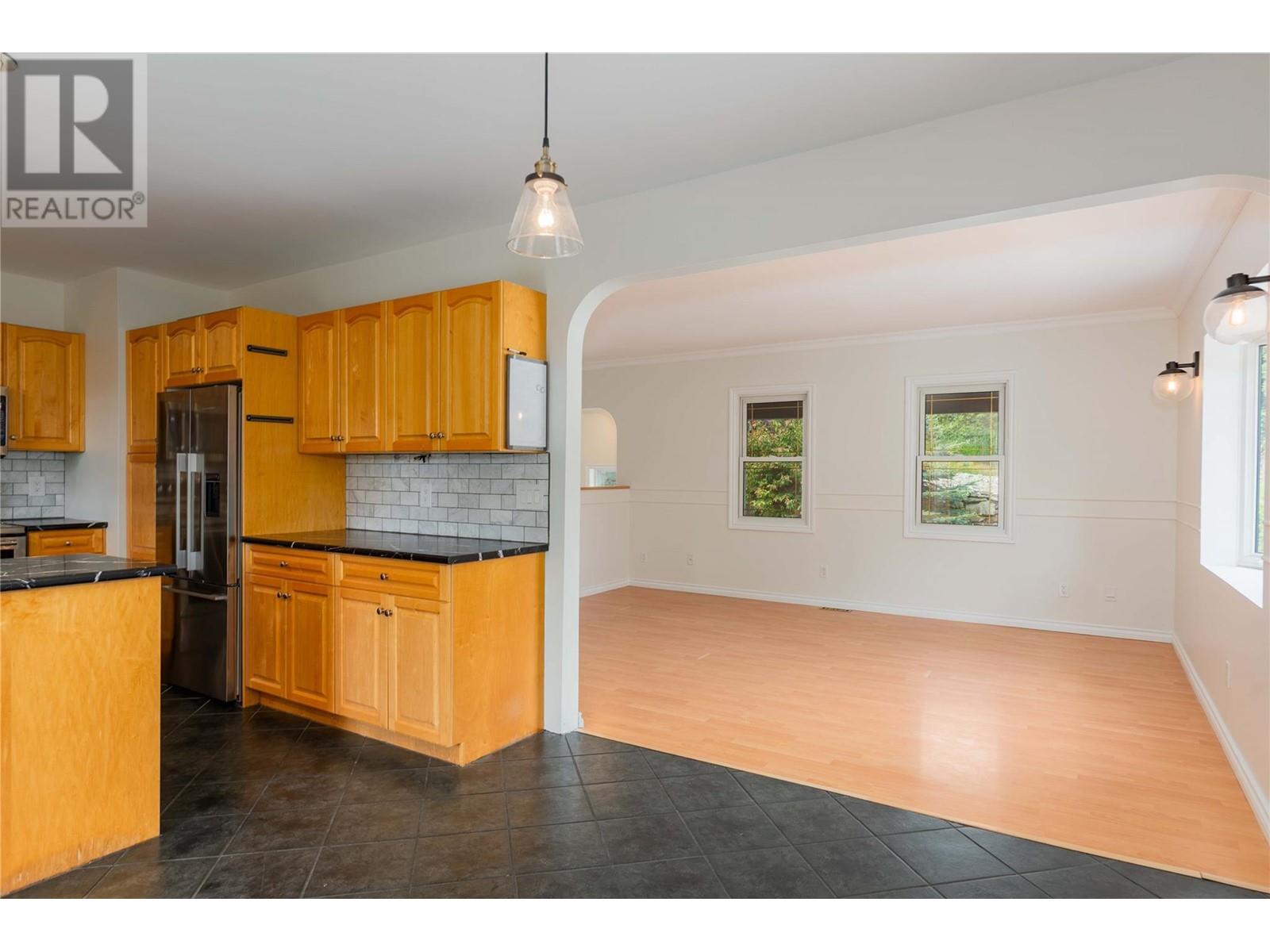 672 Calder Drive, Warfield, British Columbia  V1R 2H8 - Photo 12 - 10347104