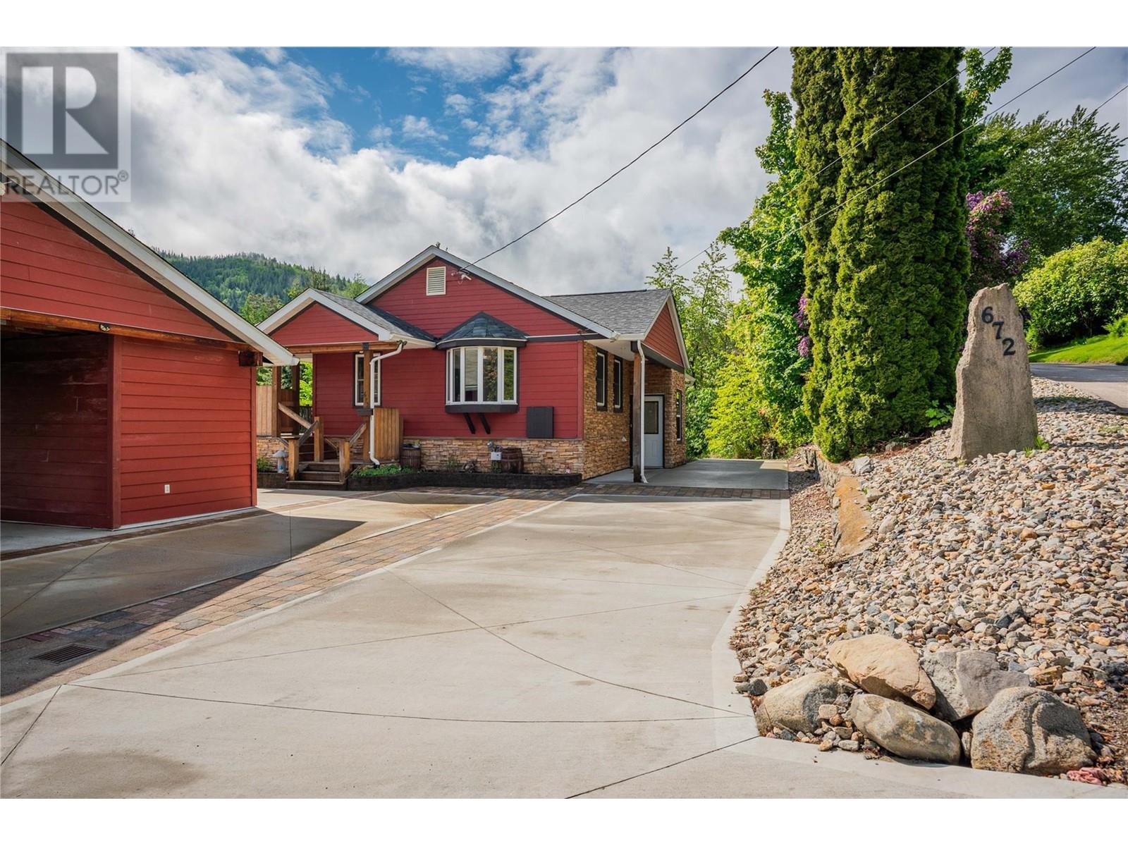 672 Calder Drive, Warfield, British Columbia  V1R 2H8 - Photo 2 - 10347104