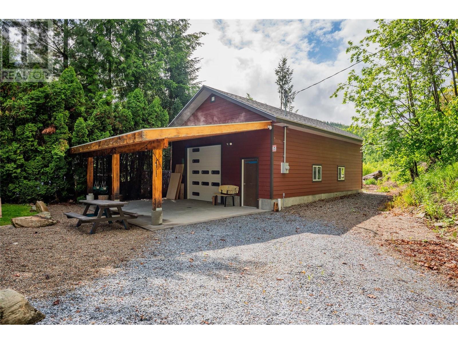 672 Calder Drive, Warfield, British Columbia  V1R 2H8 - Photo 39 - 10347104