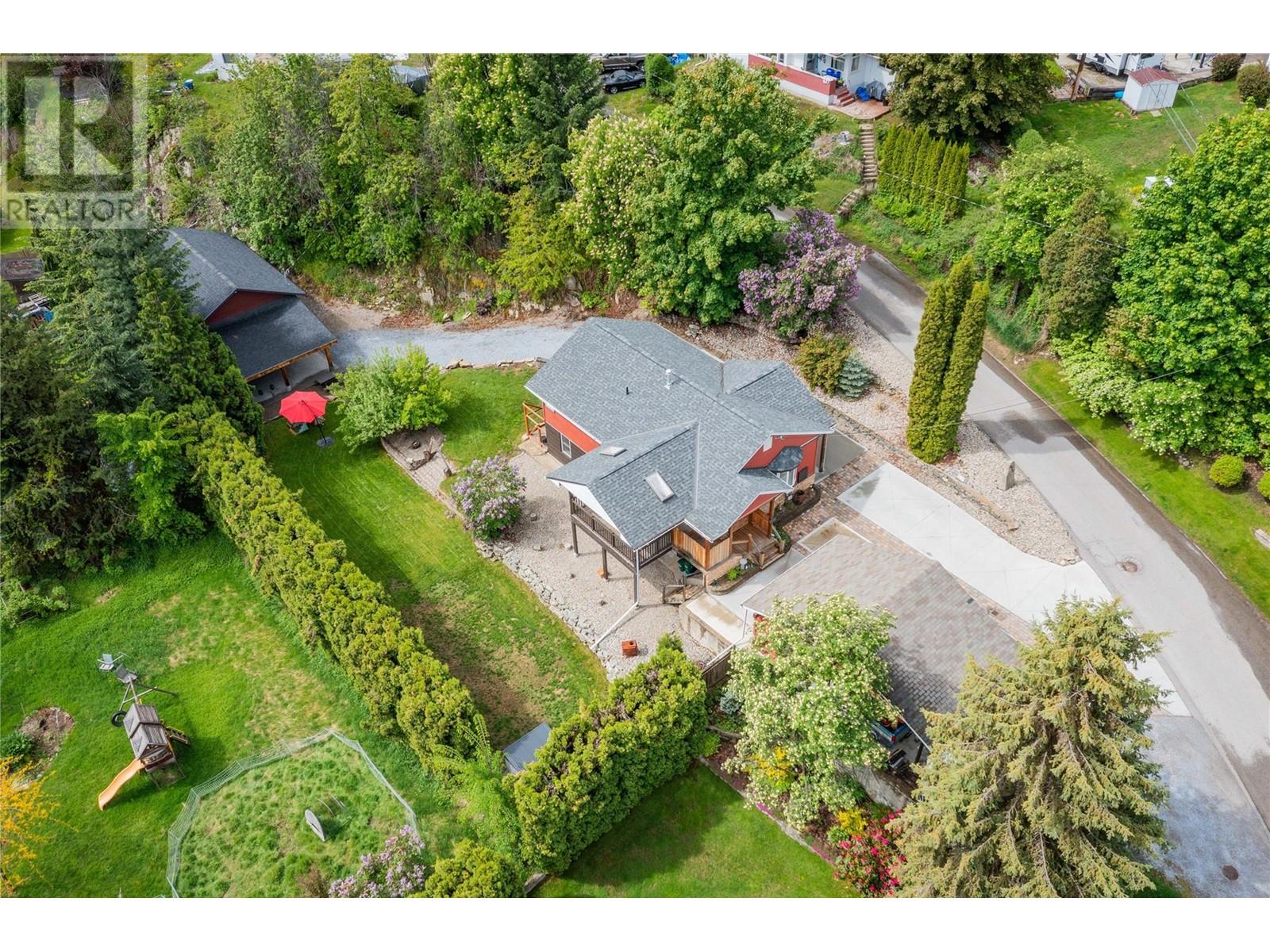 672 Calder Drive, Warfield, British Columbia  V1R 2H8 - Photo 5 - 10347104