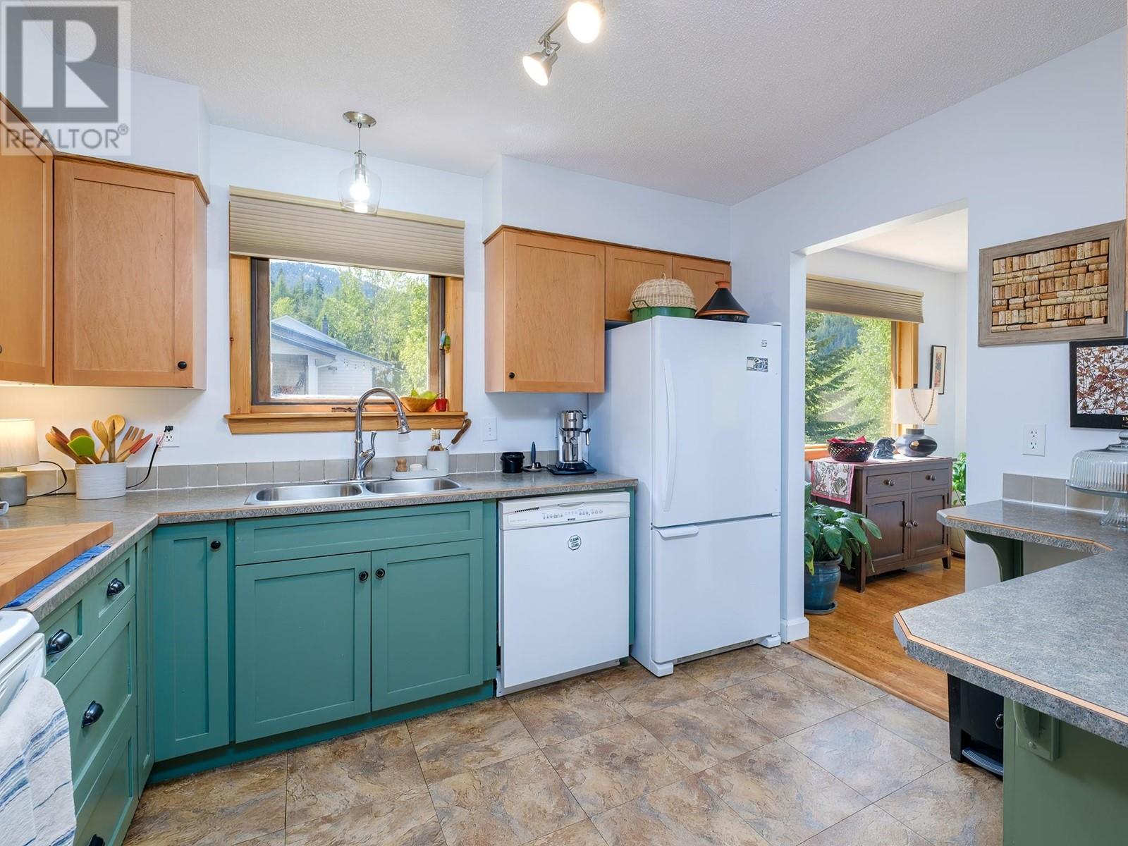 1190 Black Bear Drive, Rossland, British Columbia  V0G 1Y0 - Photo 21 - 10348997